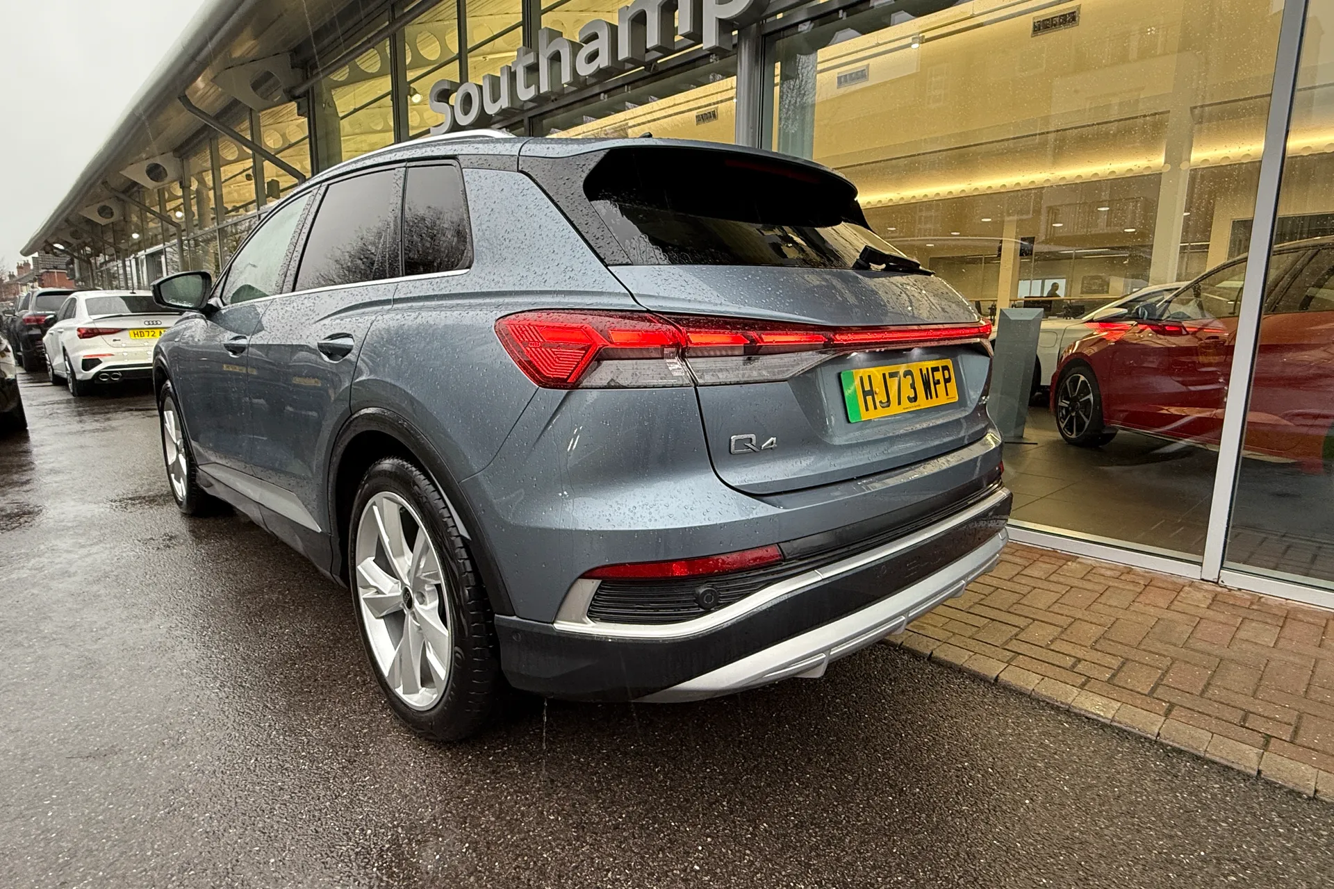 Audi Q4 thumbnail image number 28