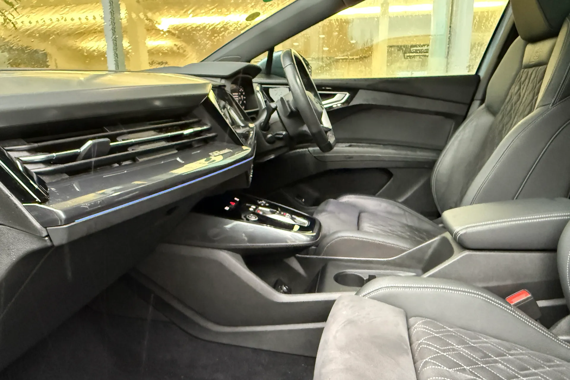 Audi Q4 thumbnail image number 30