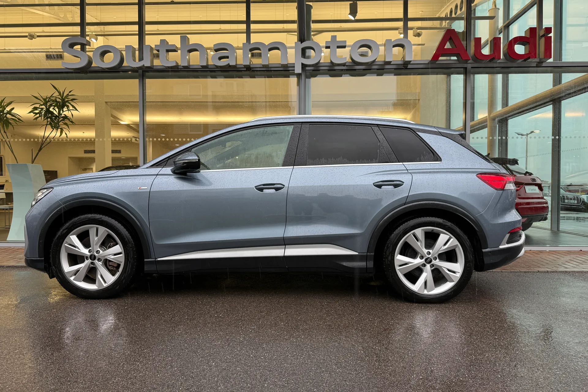 Audi Q4 thumbnail image number 29