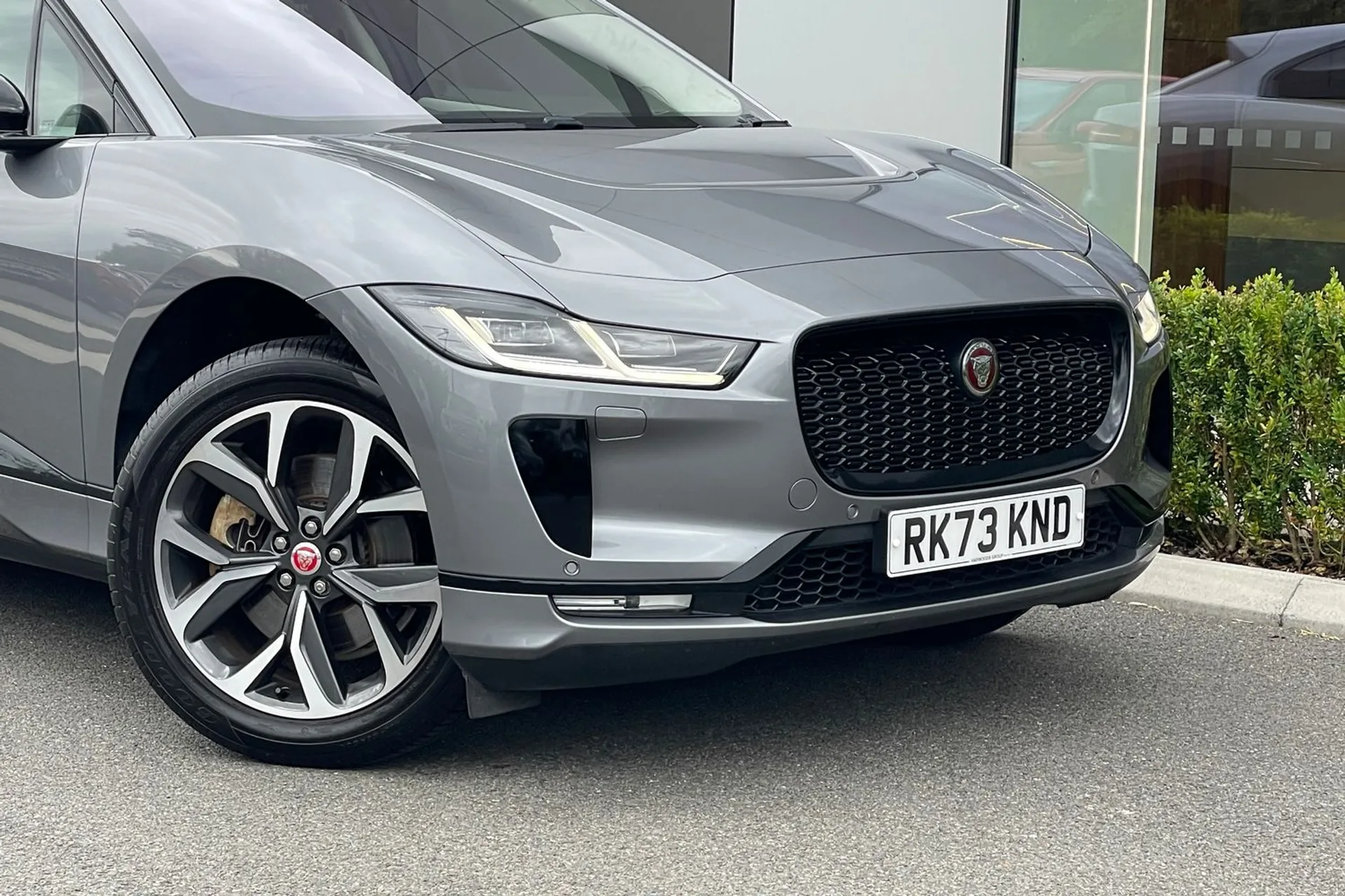 Jaguar I-PACE thumbnail image number 30