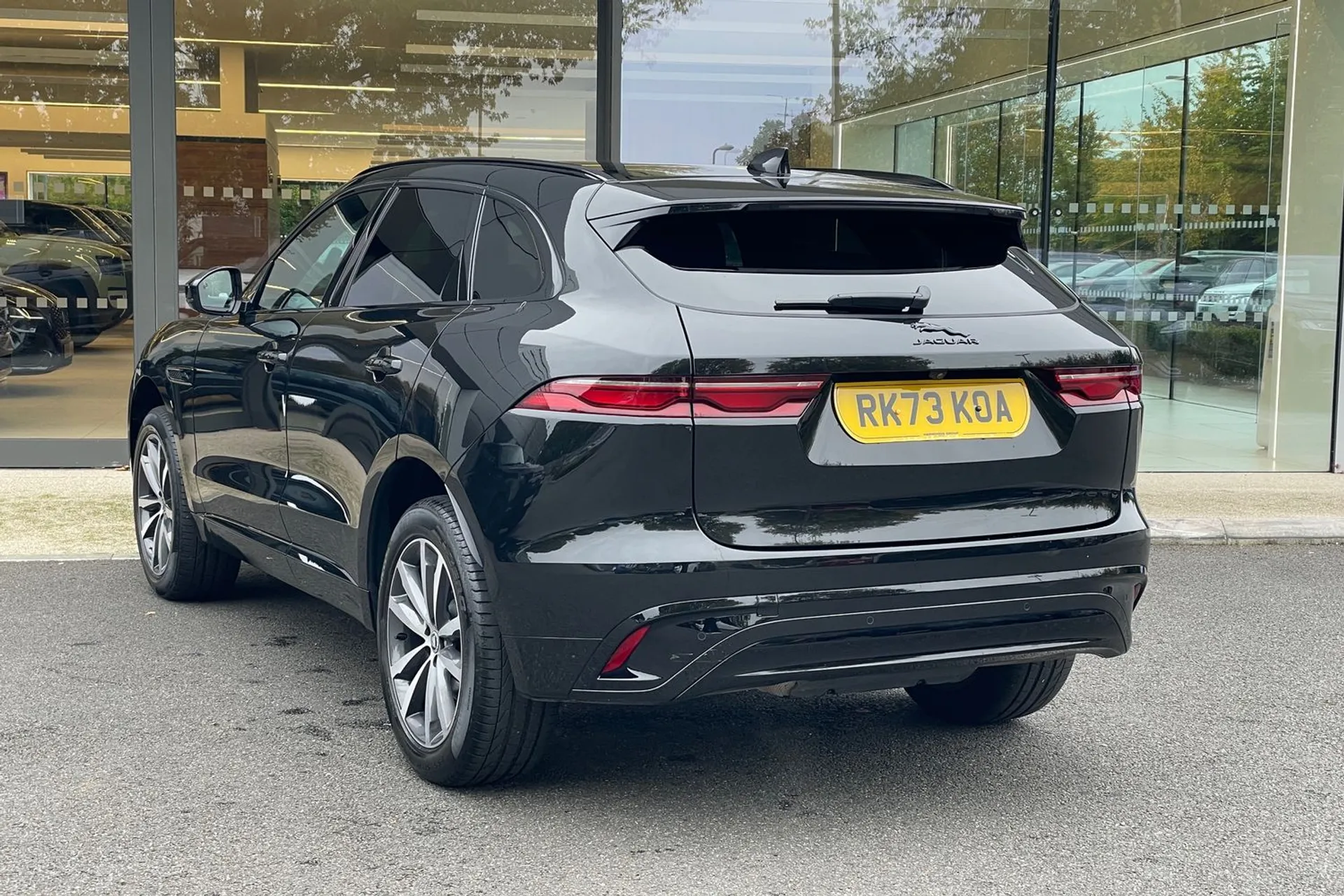 Jaguar F-PACE thumbnail image number 6