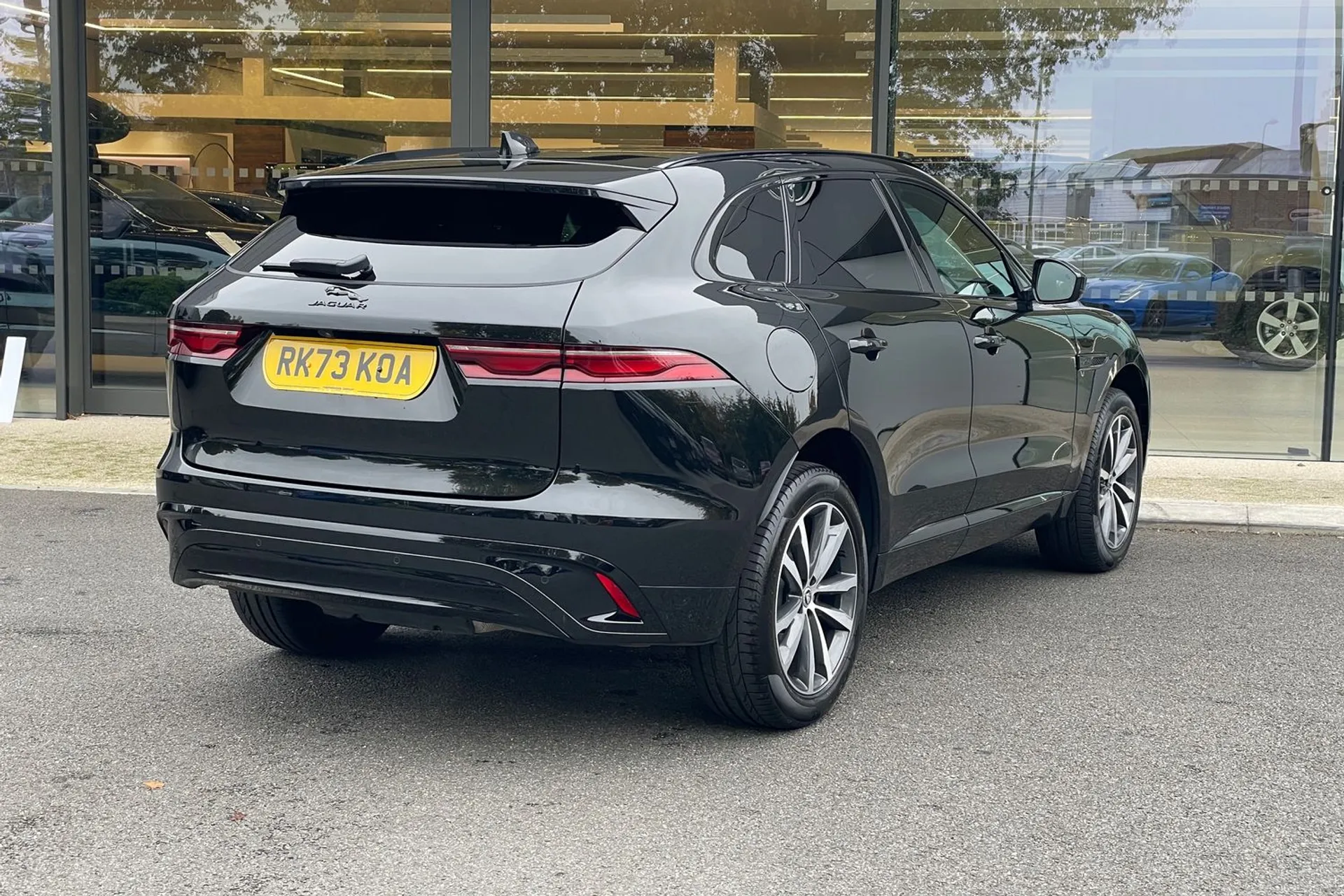 Jaguar F-PACE thumbnail image number 3