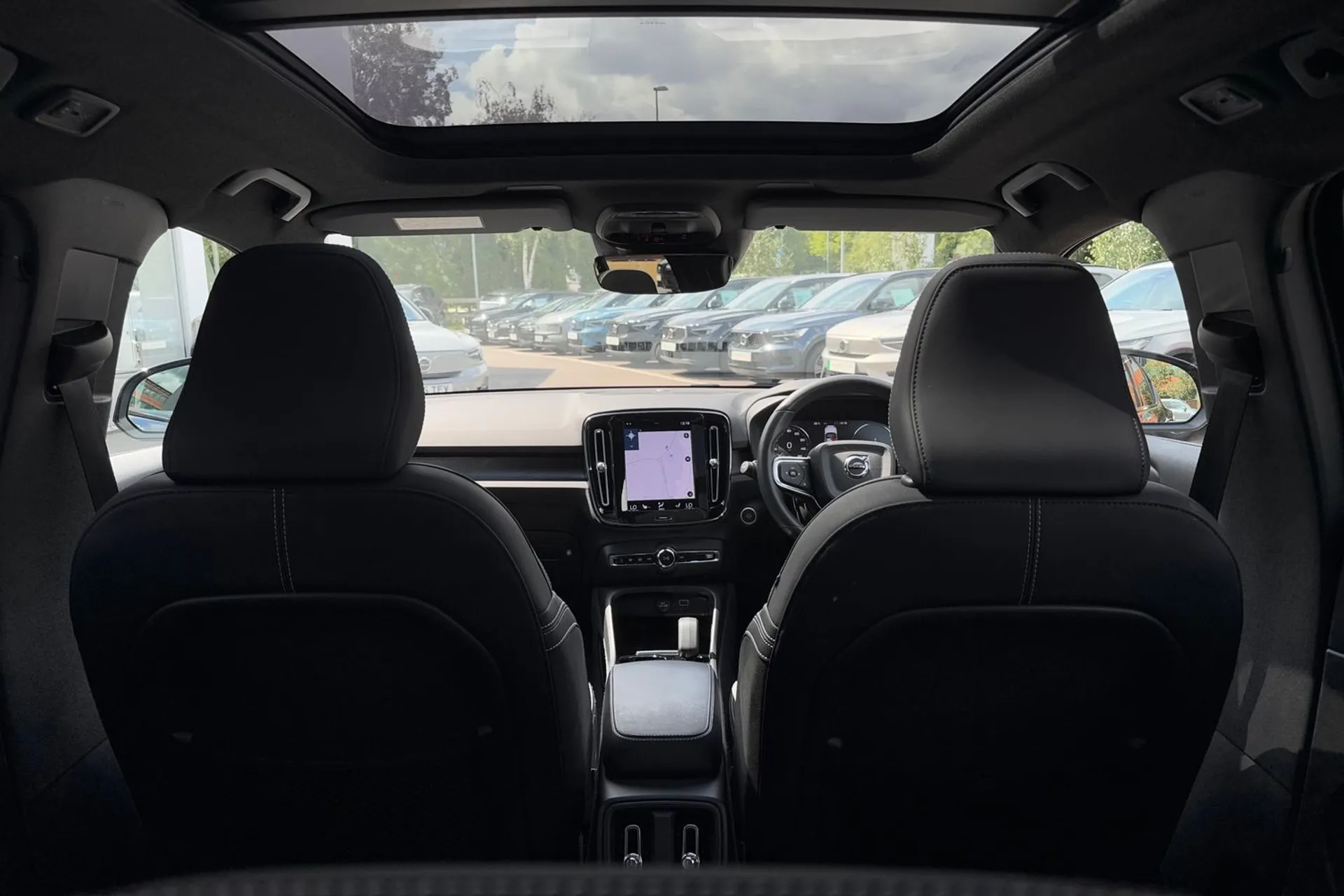Volvo XC40 thumbnail image number 21