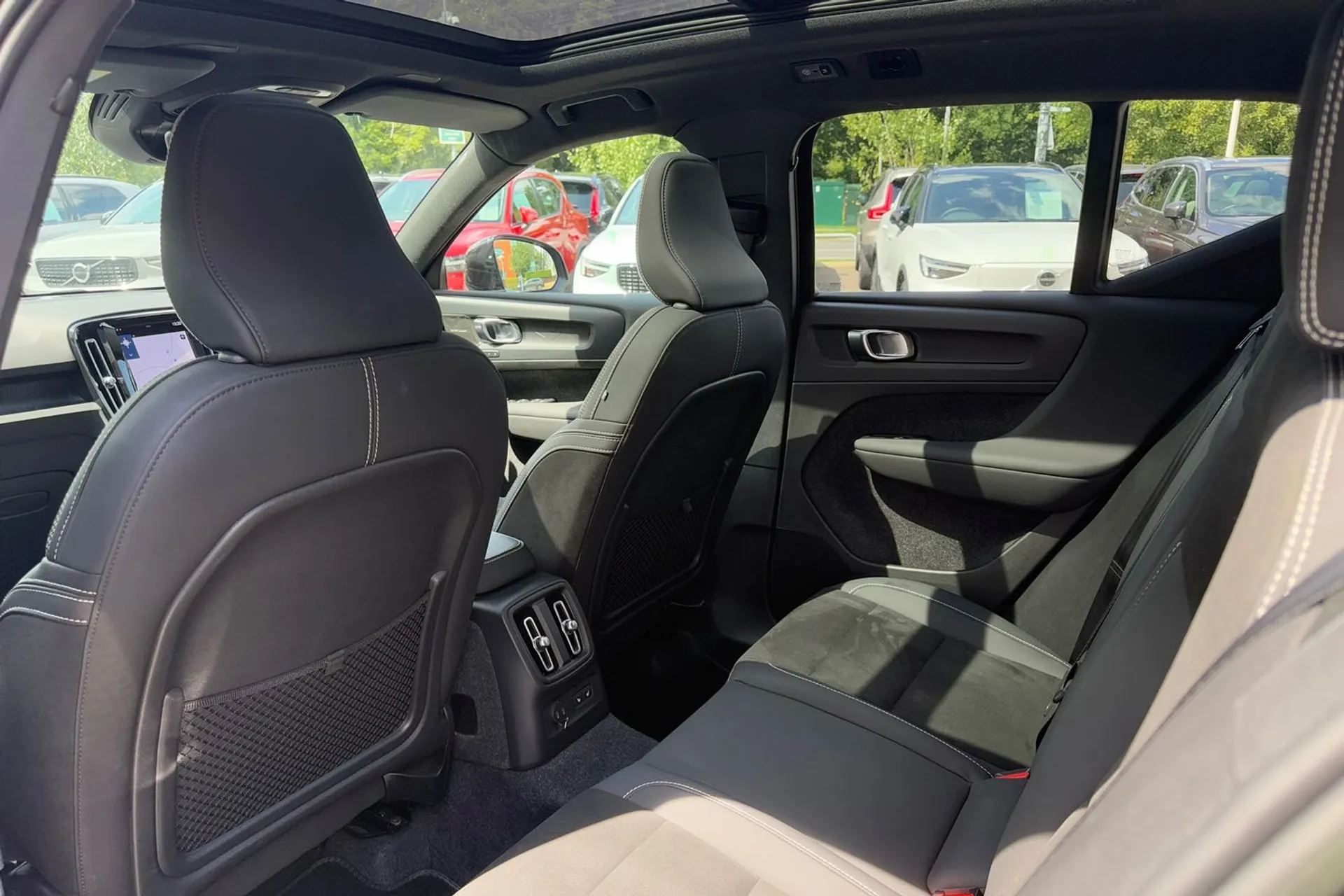 Volvo XC40 thumbnail image number 30