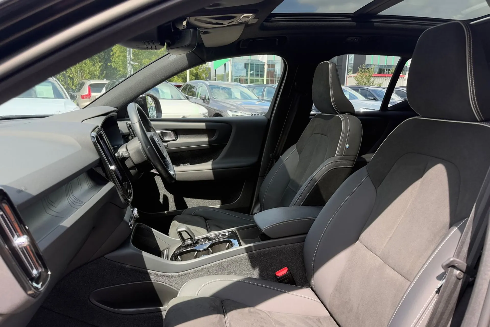 Volvo XC40 thumbnail image number 27