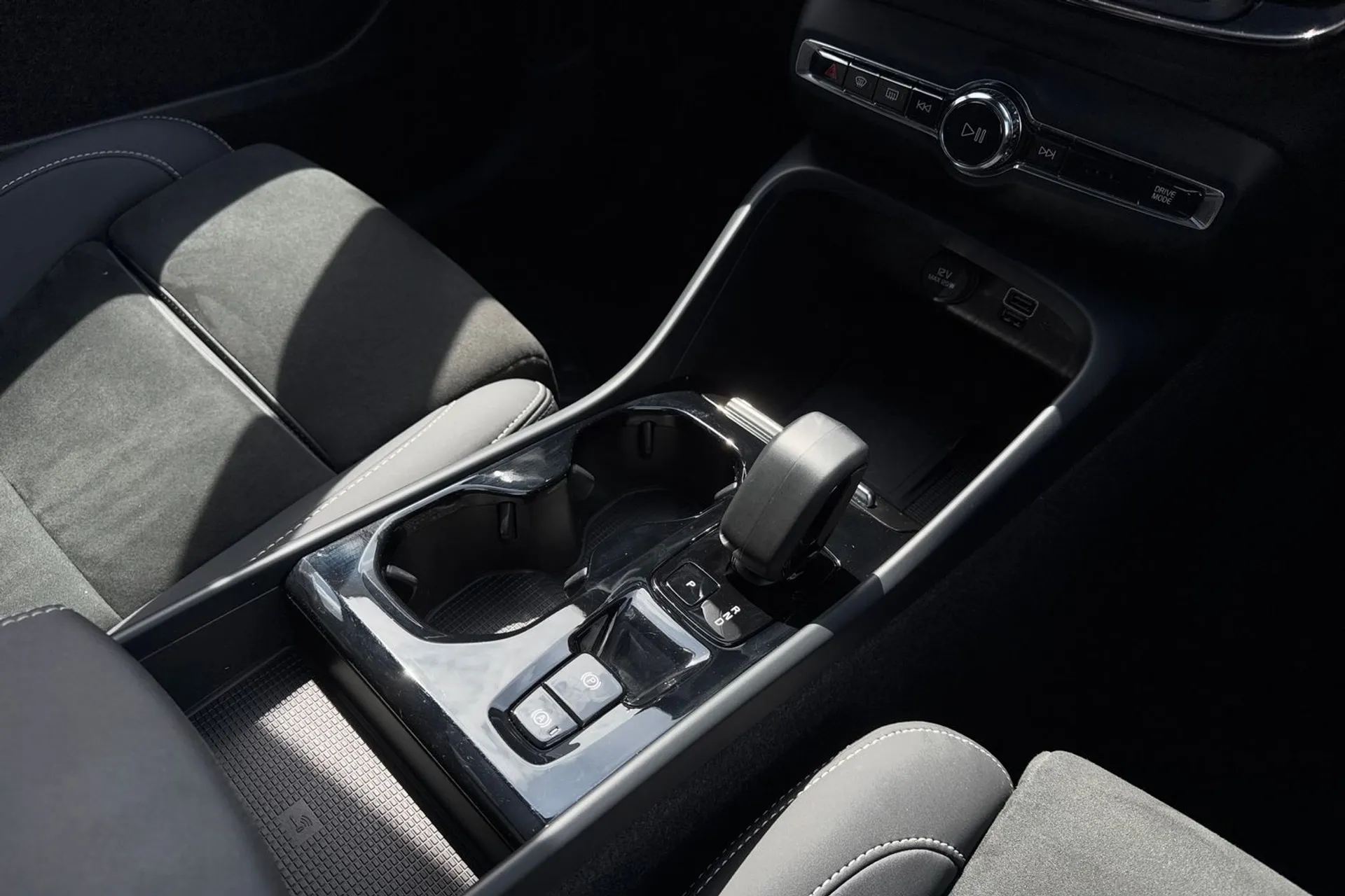 Volvo XC40 thumbnail image number 44