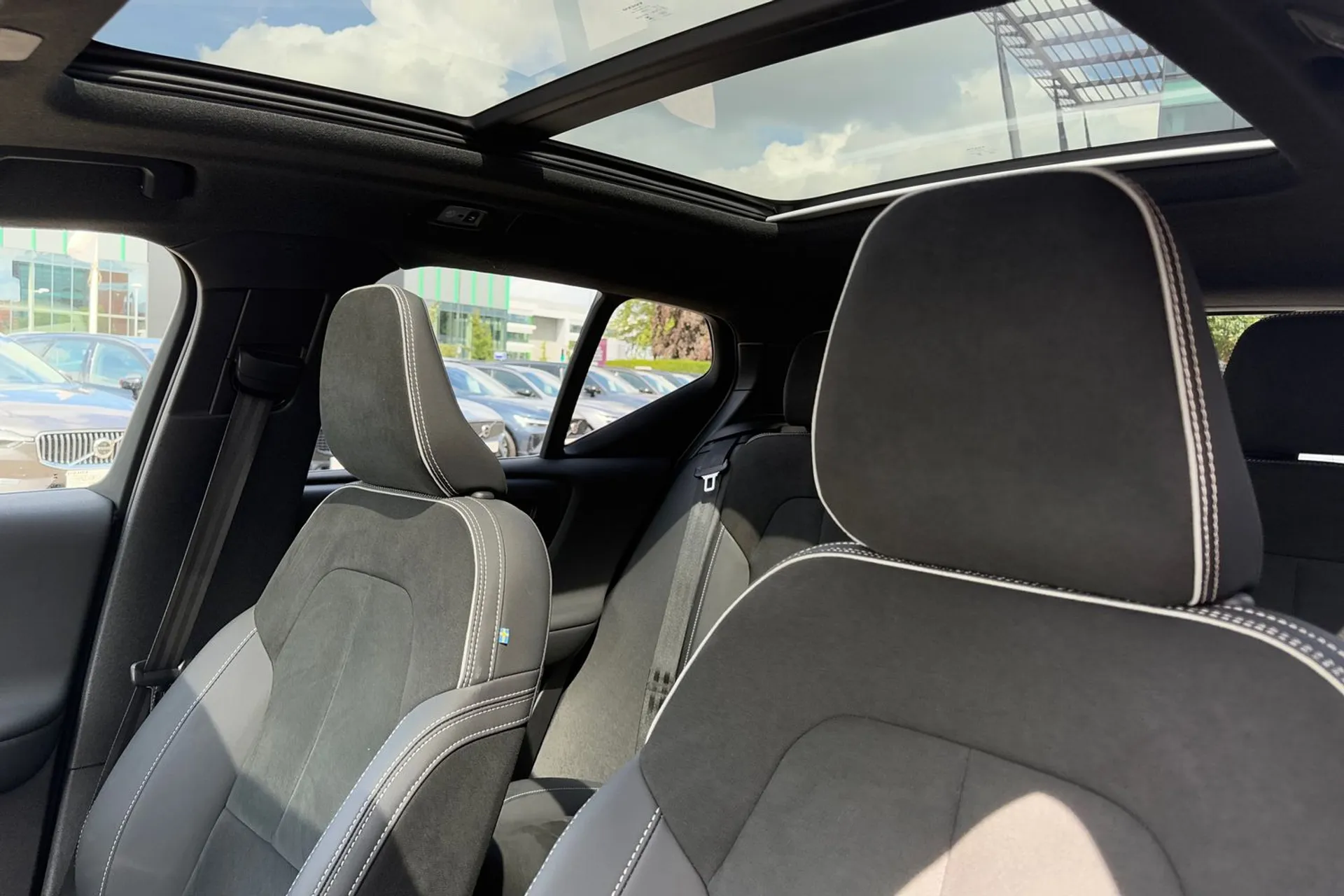 Volvo XC40 thumbnail image number 28