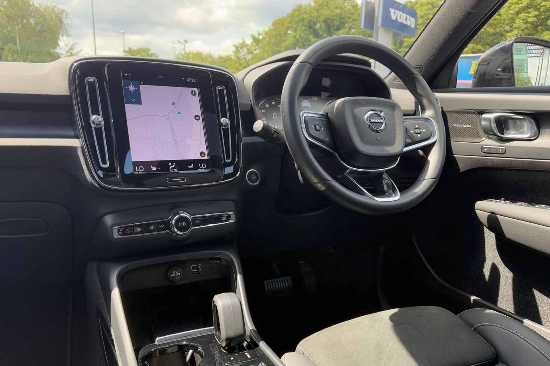 Volvo XC40 thumbnail image number 34