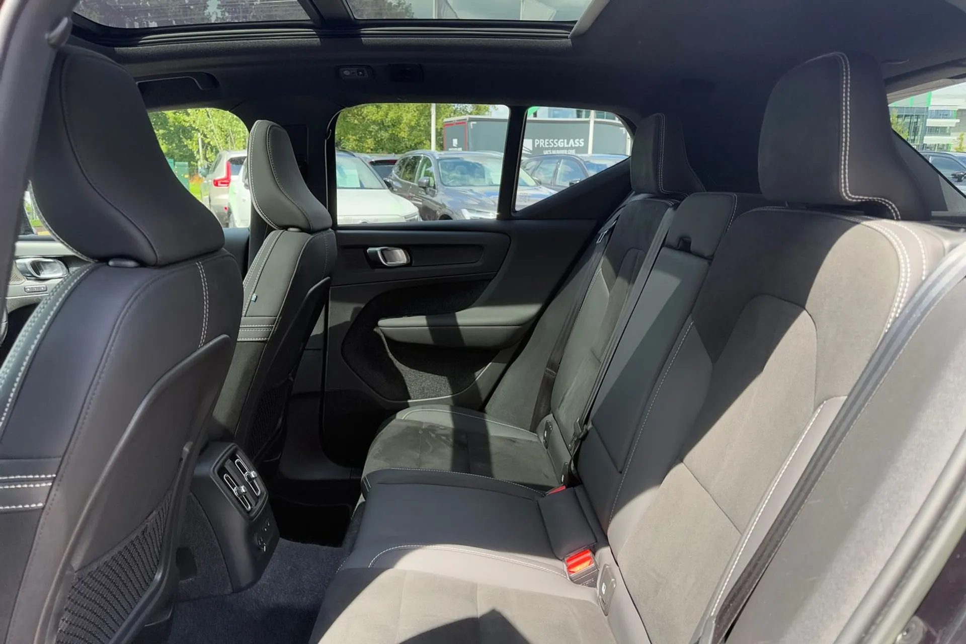 Volvo XC40 thumbnail image number 29