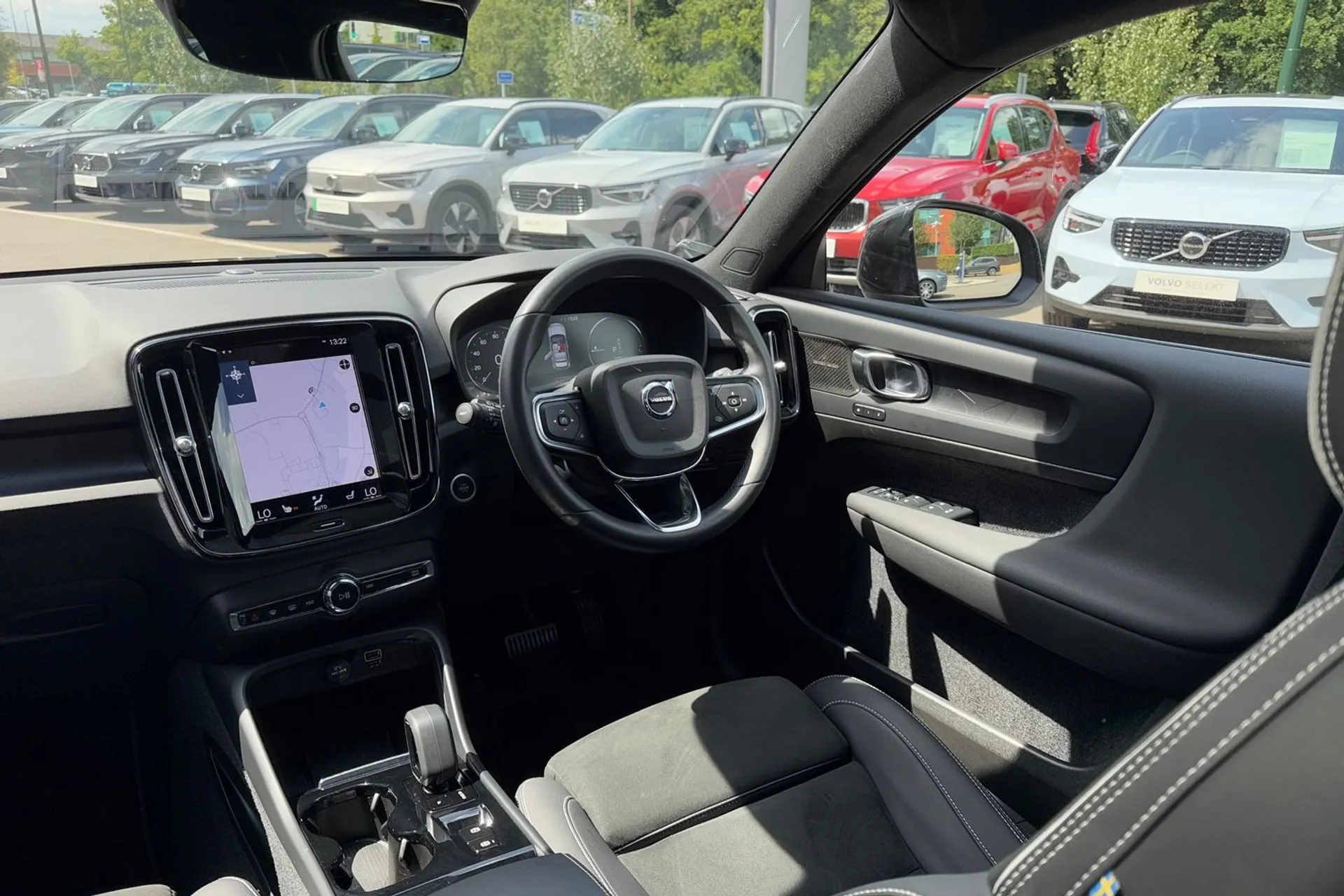 Volvo XC40 thumbnail image number 32