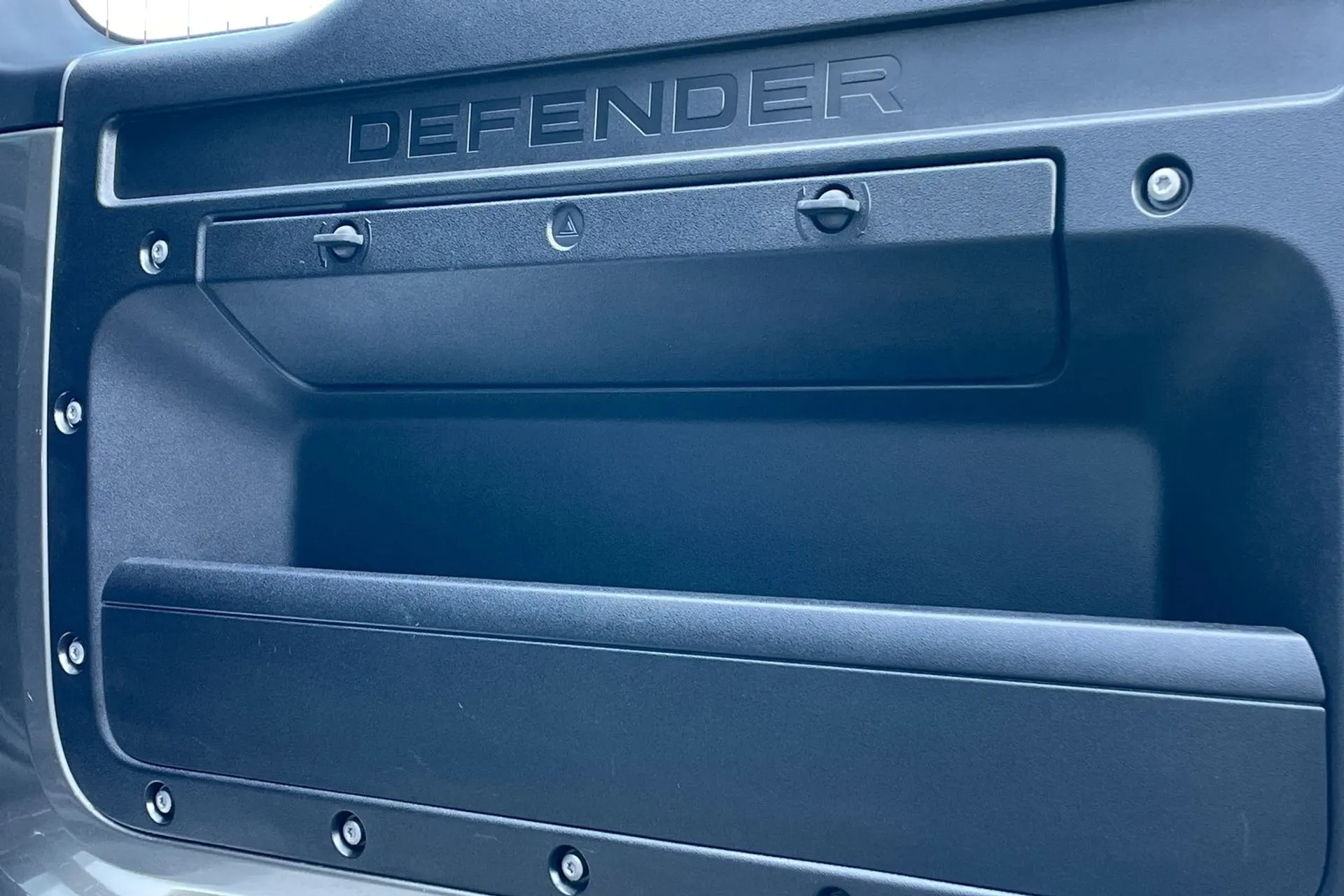 LAND ROVER DEFENDER thumbnail image number 39