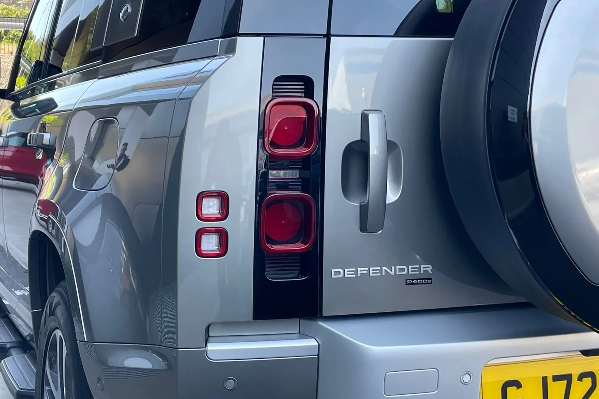LAND ROVER DEFENDER thumbnail image number 36