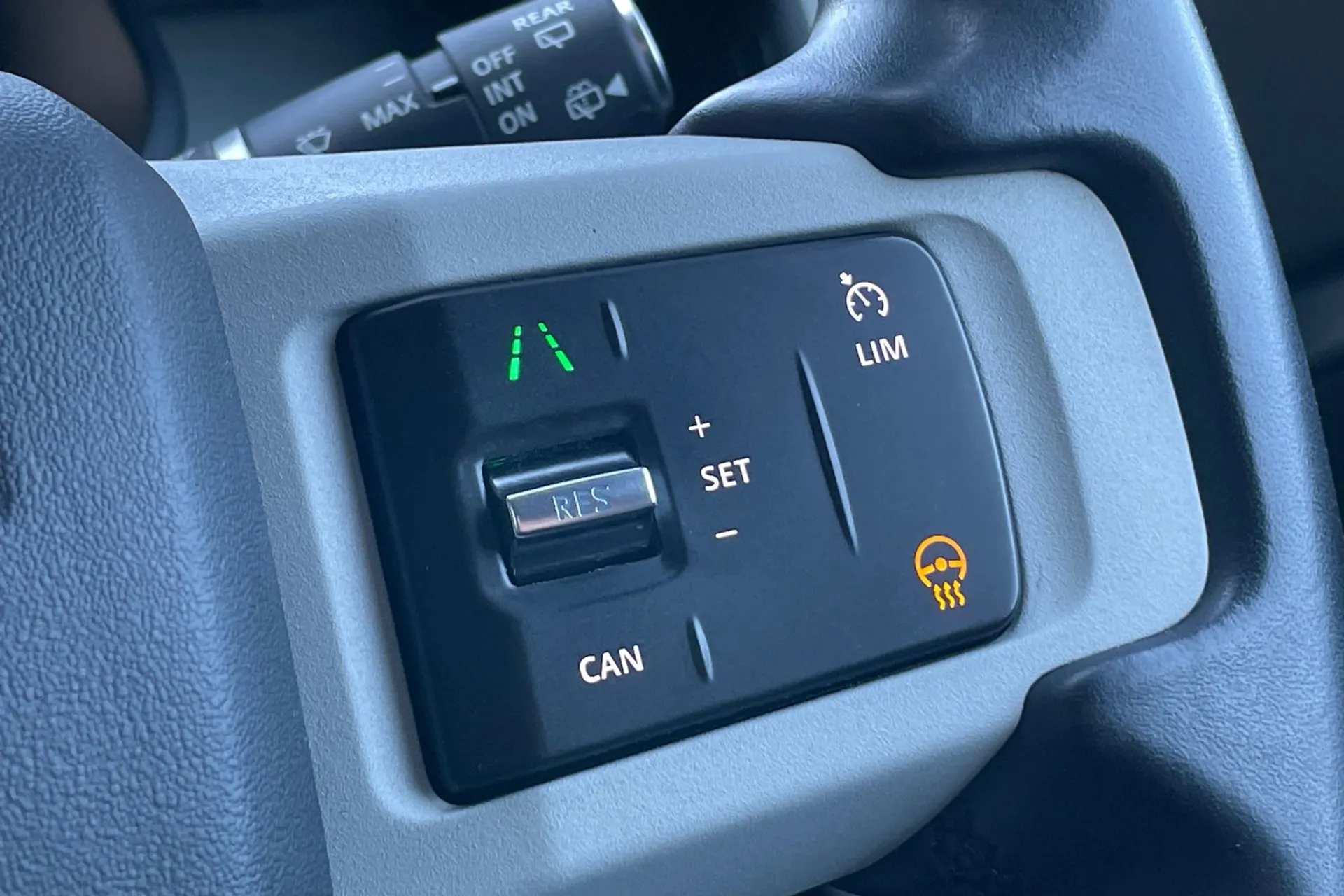 LAND ROVER DEFENDER thumbnail image number 53