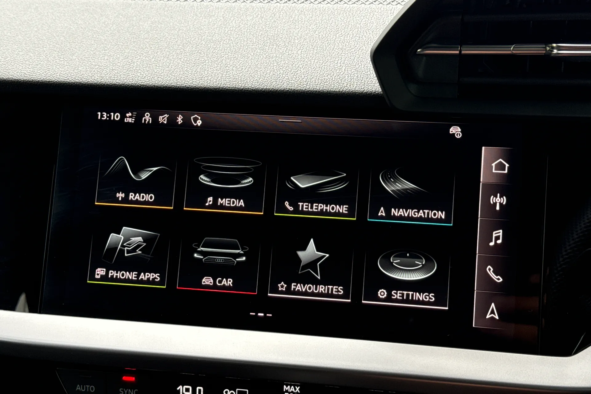 Audi A3 thumbnail image number 17
