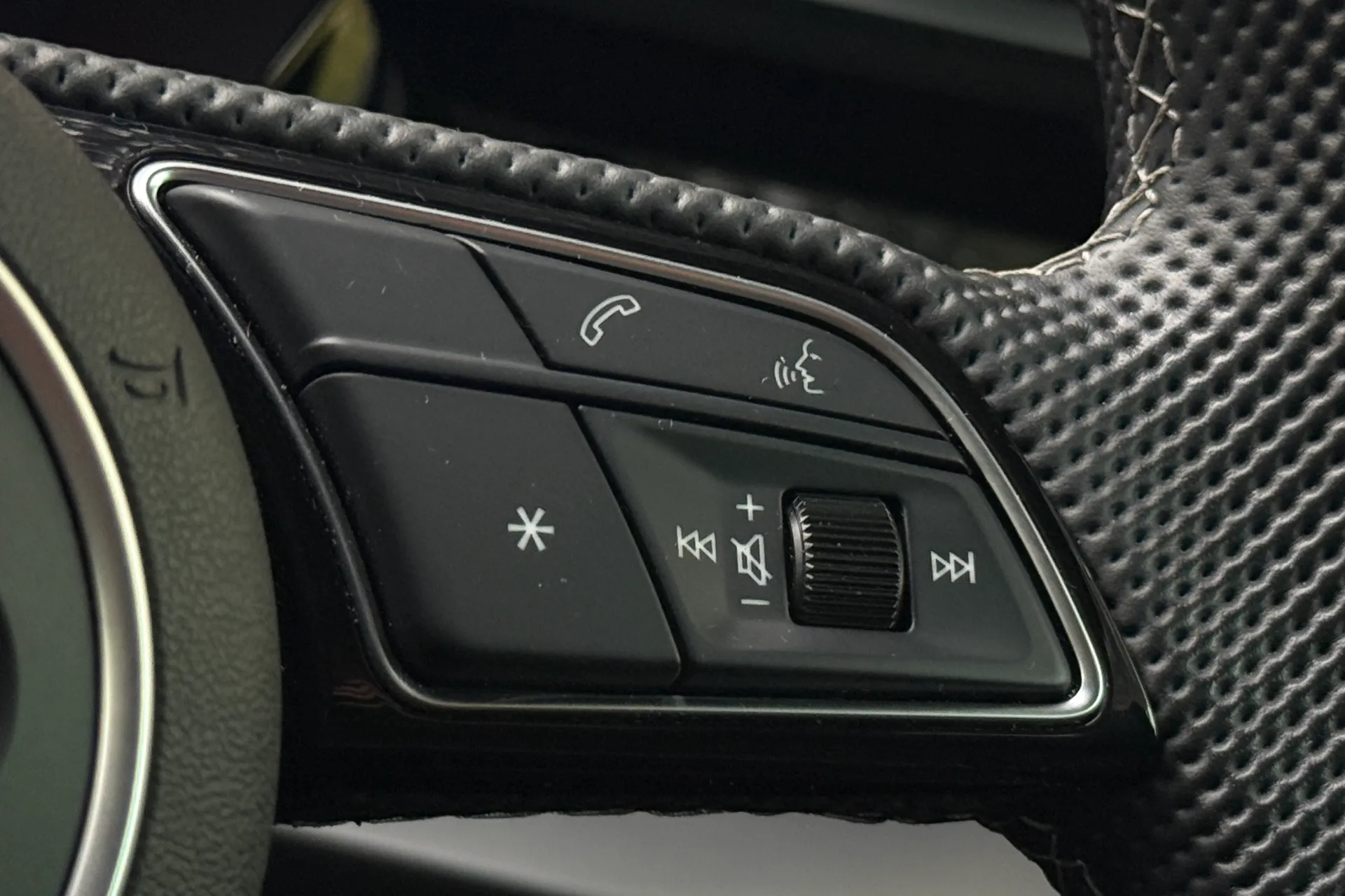 Audi A3 thumbnail image number 11