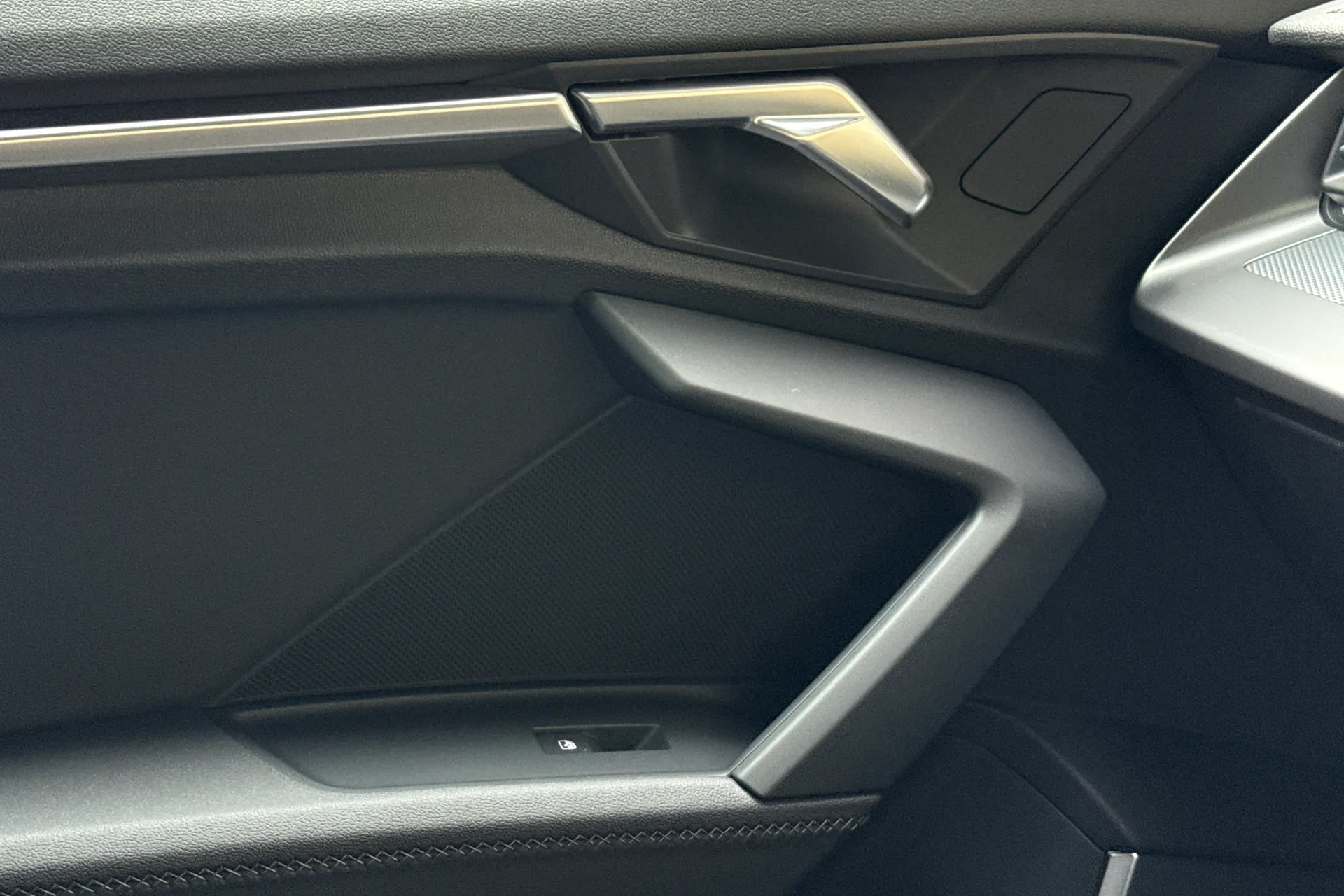 Audi A3 thumbnail image number 25