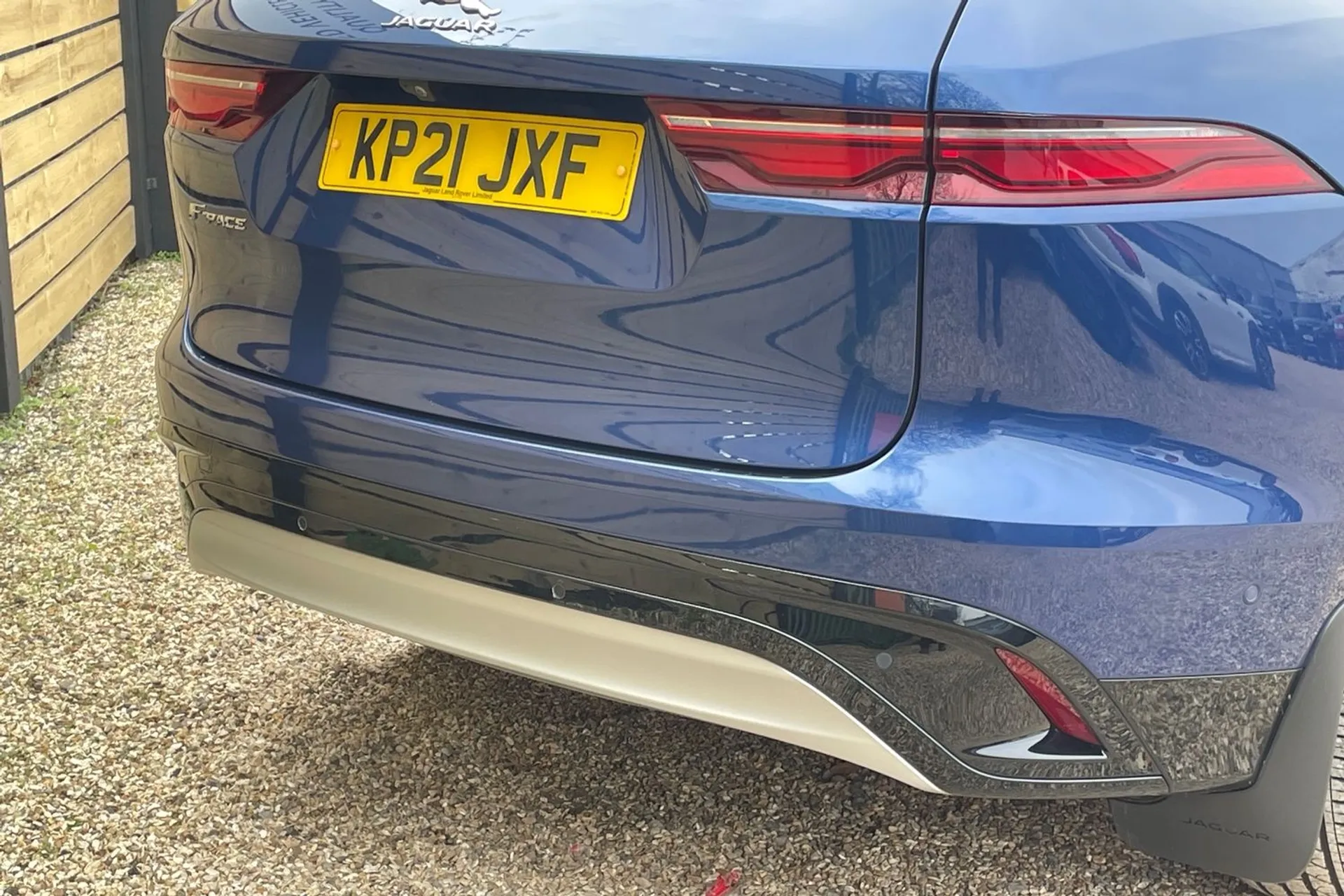 Jaguar F-PACE thumbnail image number 18