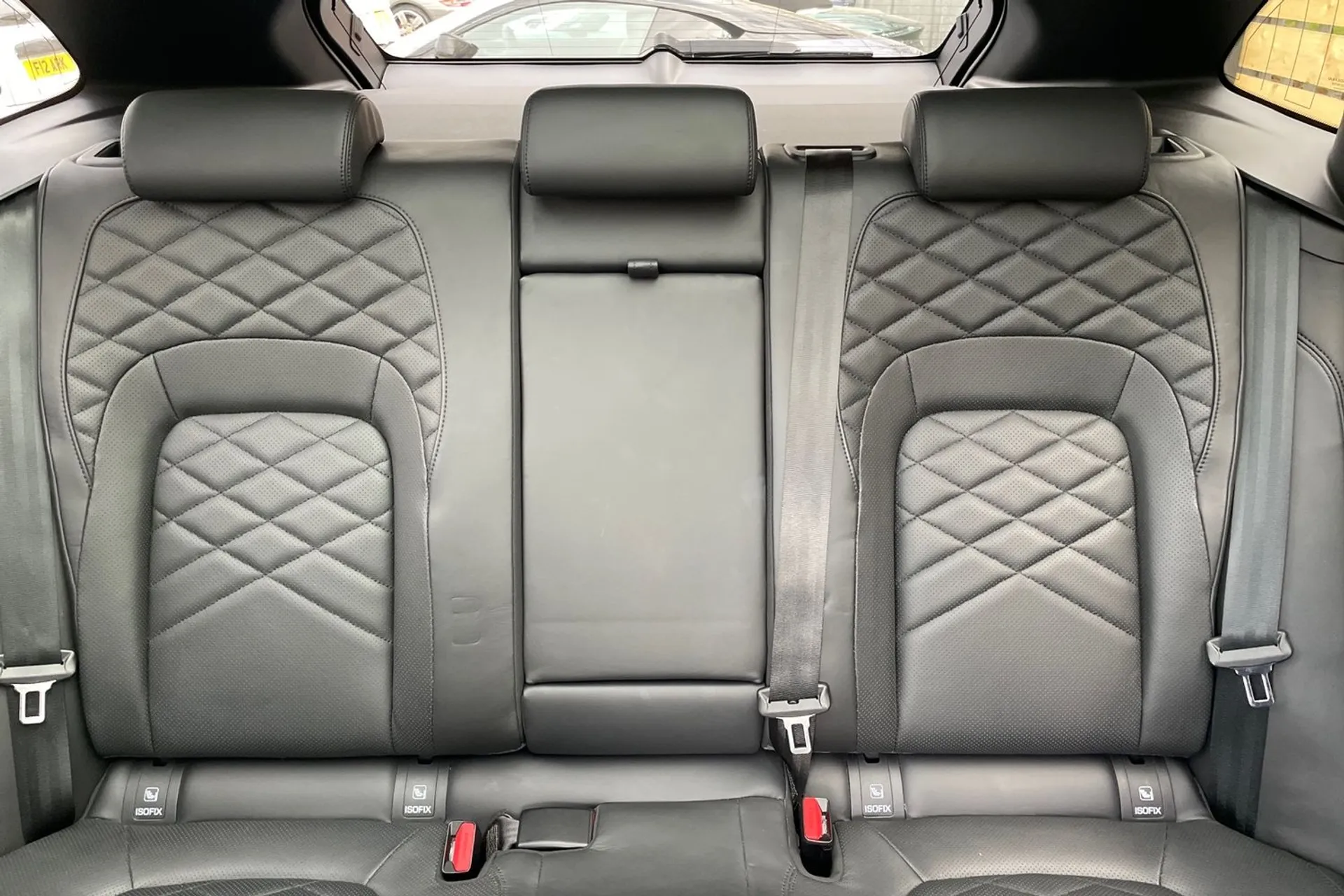 Jaguar F-PACE thumbnail image number 32