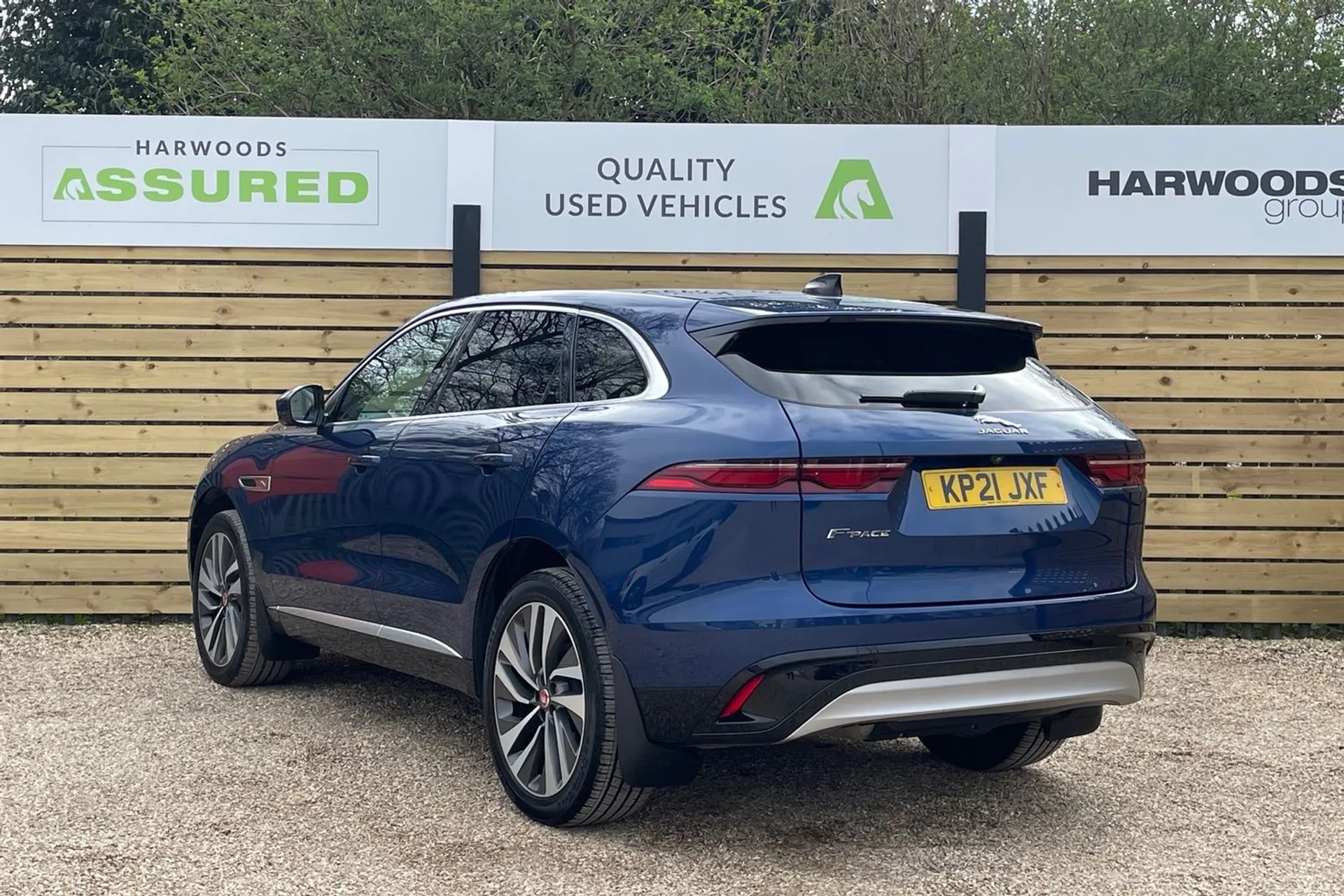 Jaguar F-PACE thumbnail image number 10