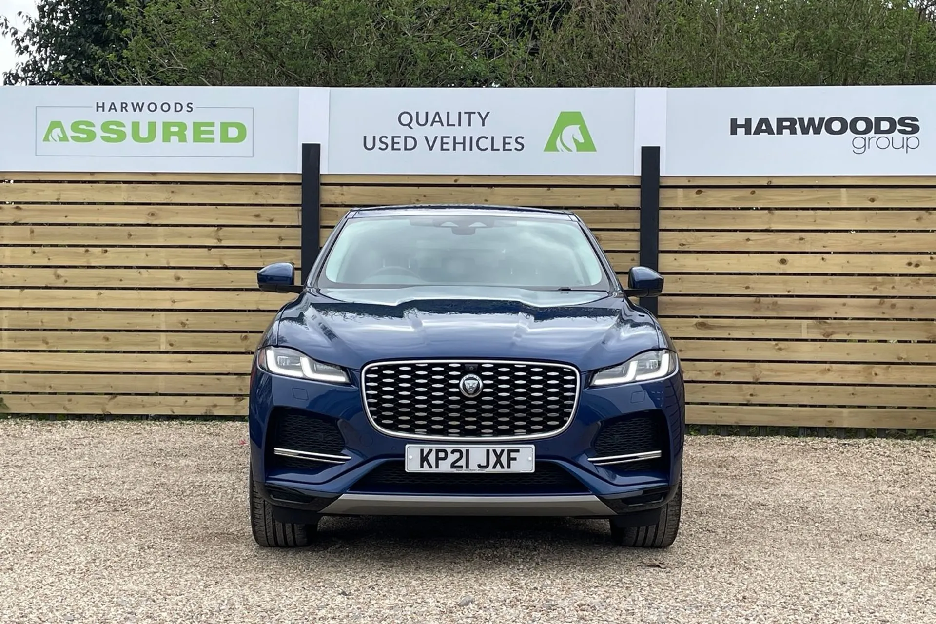 Jaguar F-PACE thumbnail image number 13