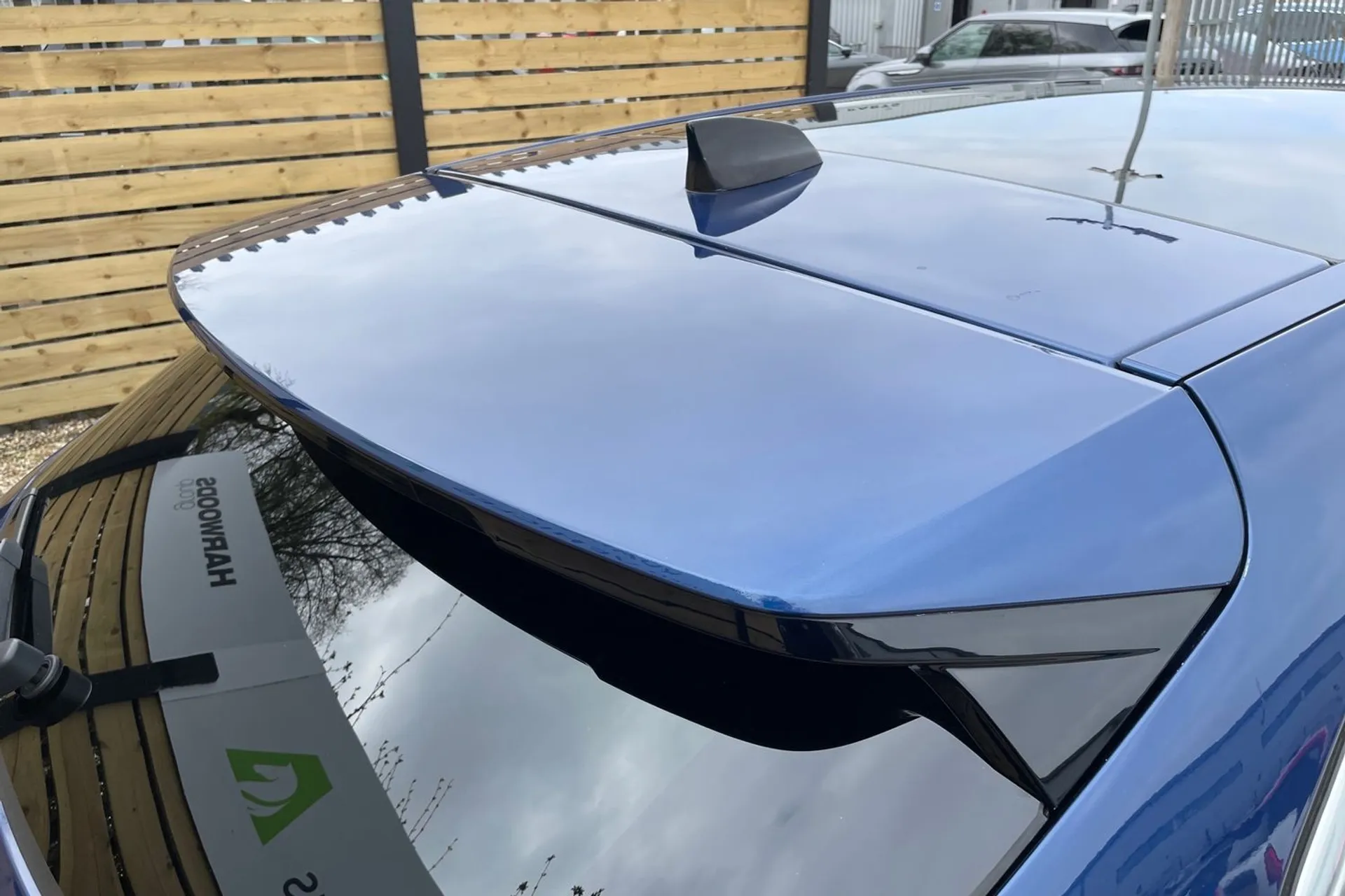Jaguar F-PACE thumbnail image number 16