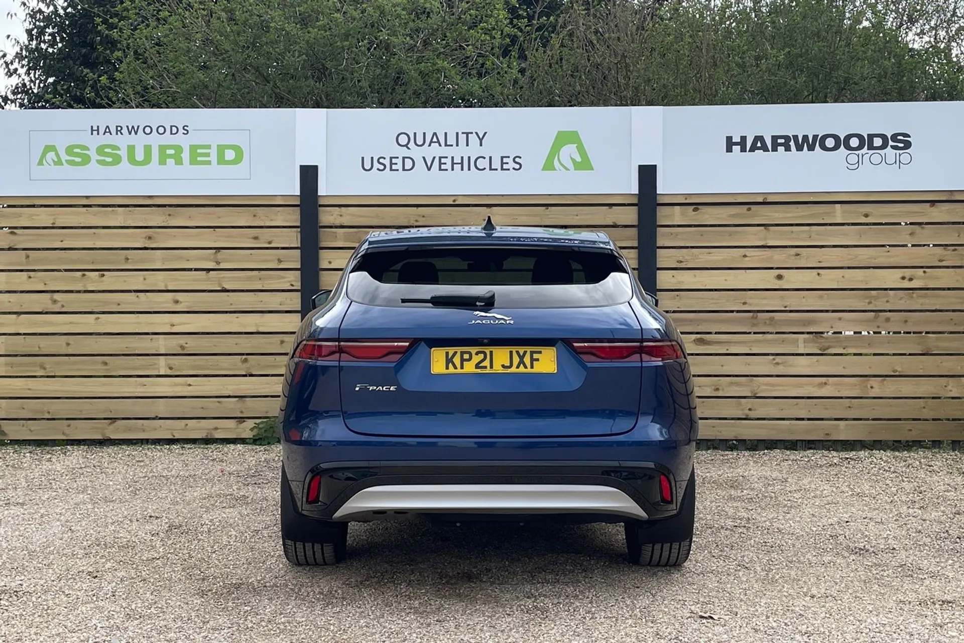 Jaguar F-PACE thumbnail image number 9