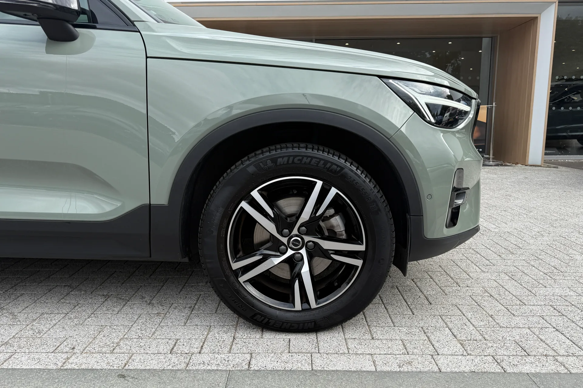 Volvo XC40 thumbnail image number 14