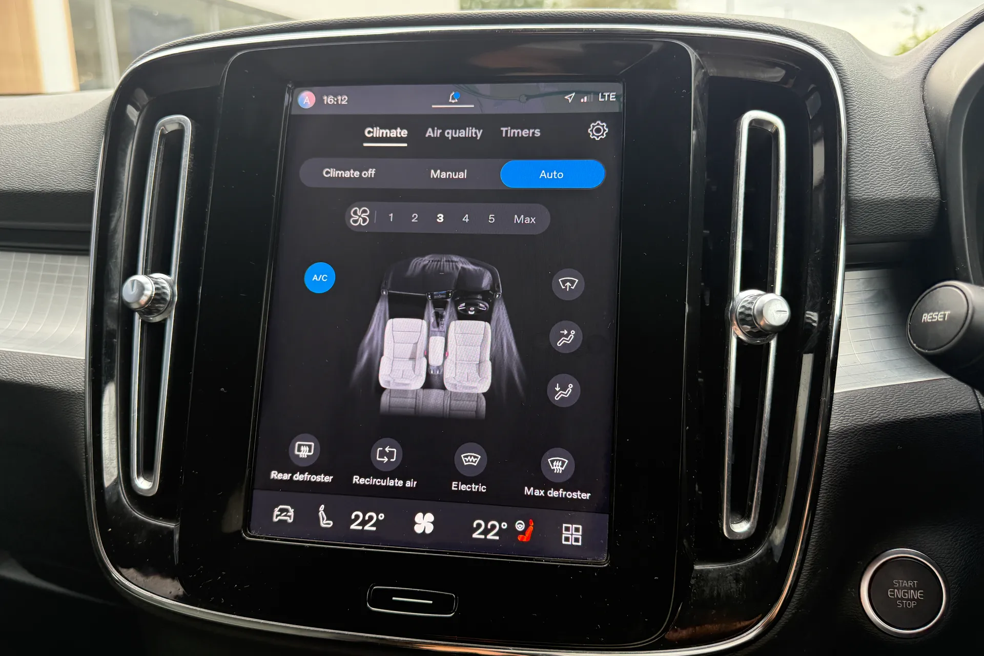 Volvo XC40 thumbnail image number 37