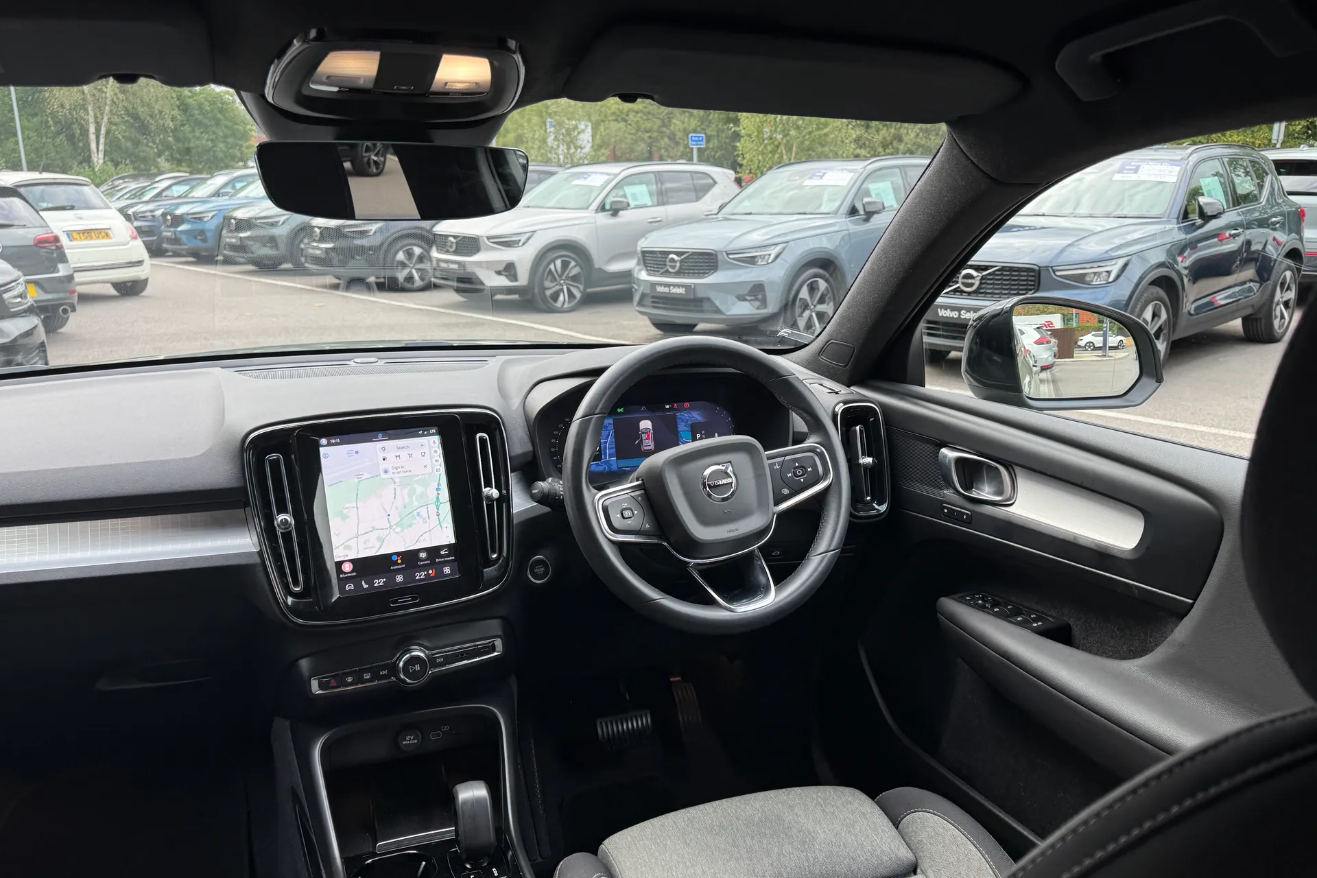Volvo XC40 thumbnail image number 32