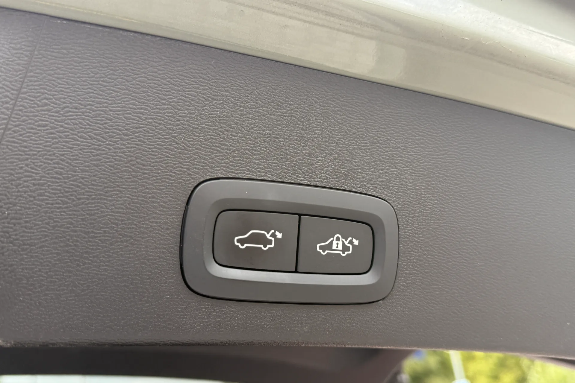 Volvo XC40 thumbnail image number 21