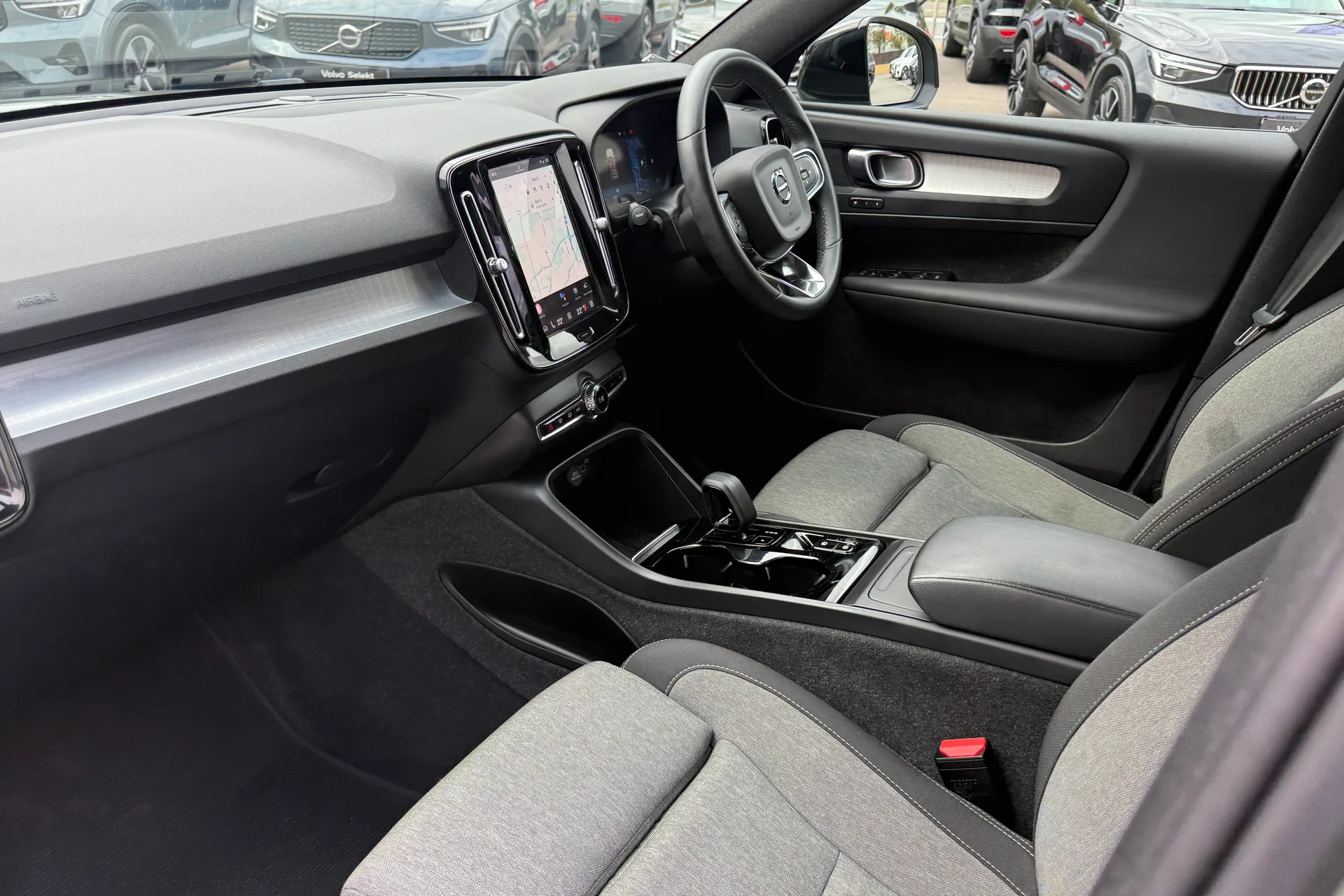 Volvo XC40 thumbnail image number 27