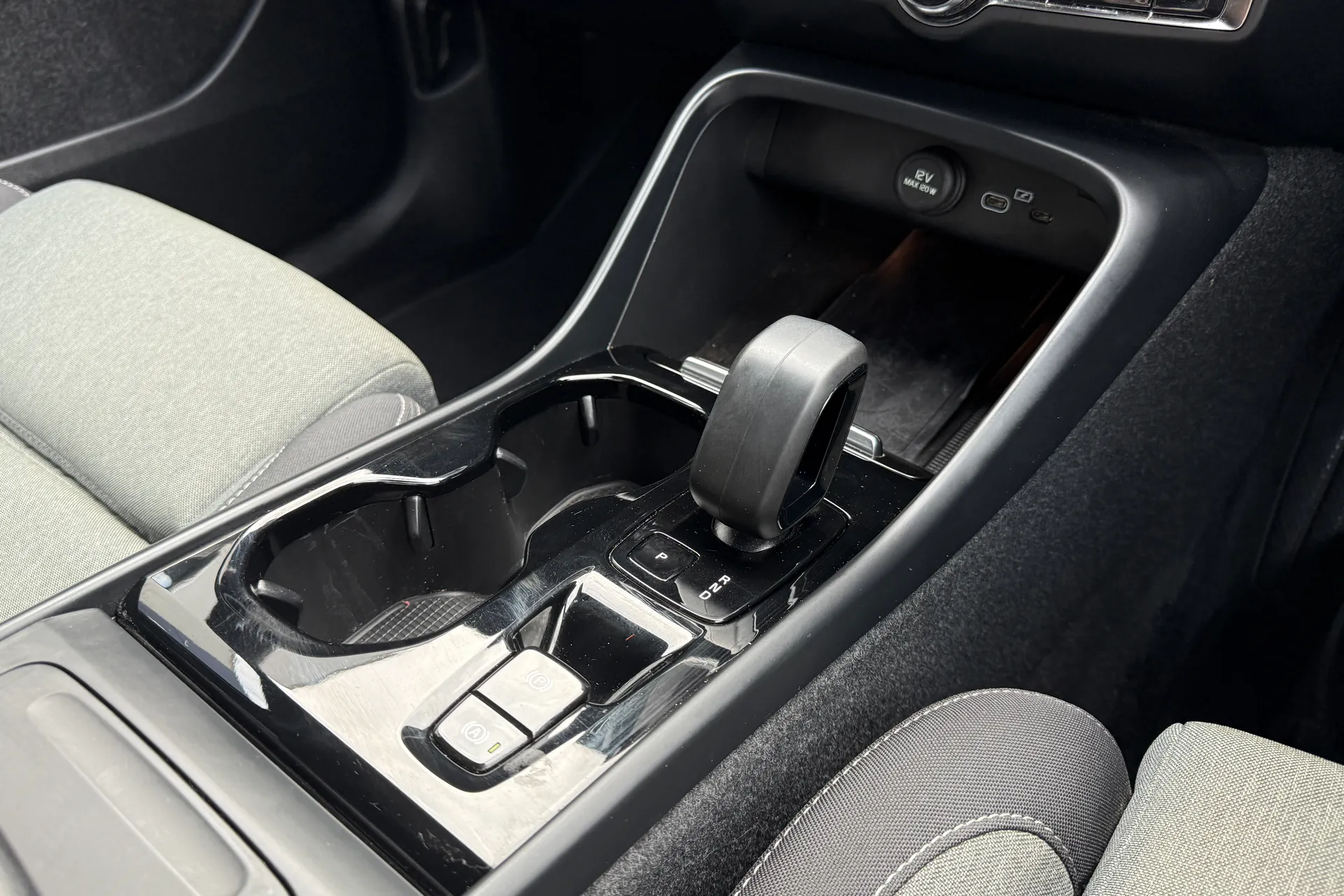 Volvo XC40 thumbnail image number 42