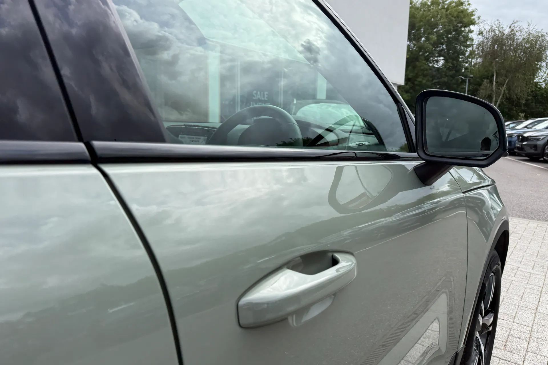 Volvo XC40 thumbnail image number 15