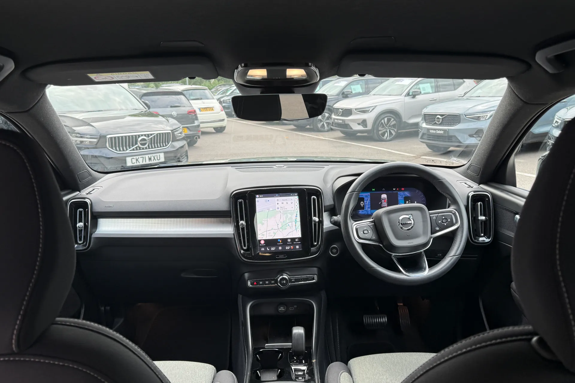 Volvo XC40 thumbnail image number 3