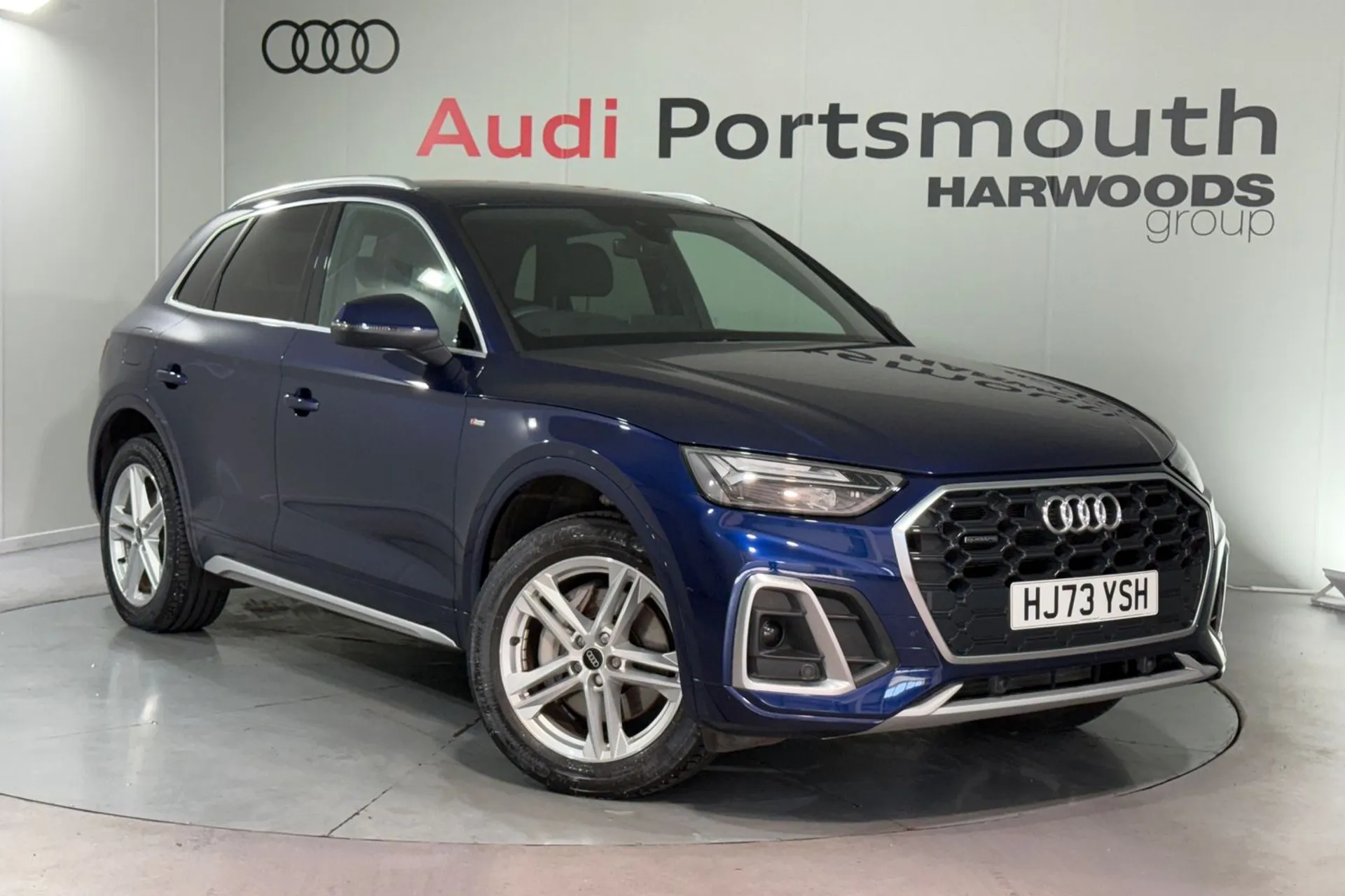 Audi Q5 focused image