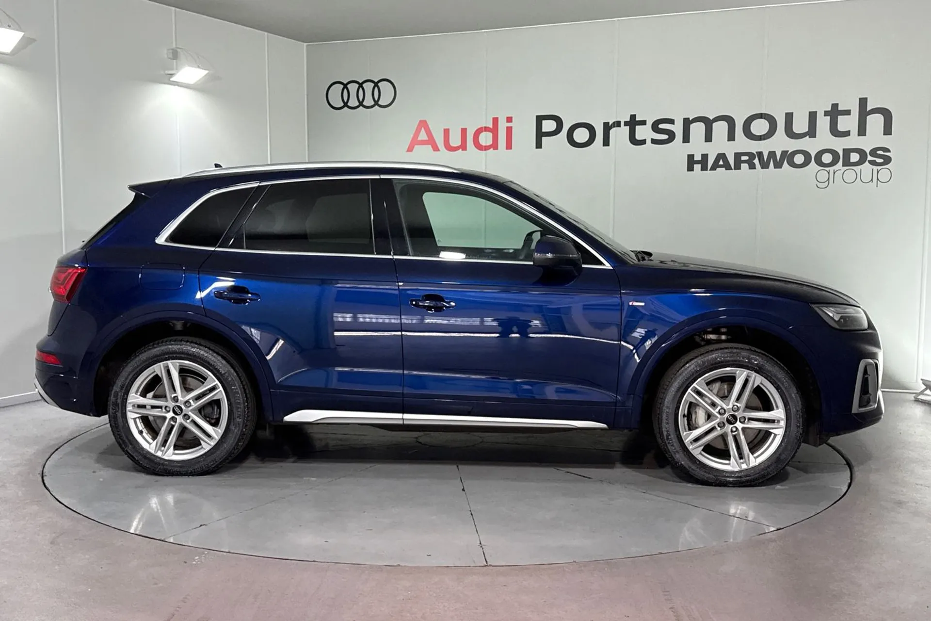 Audi Q5 thumbnail image number 2