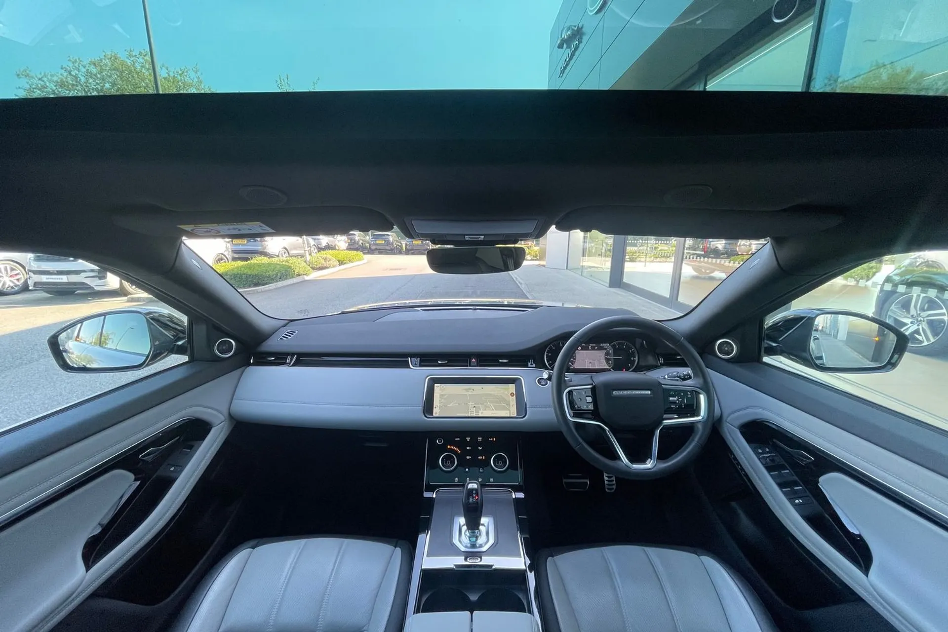 LAND ROVER RANGE ROVER EVOQUE thumbnail image number 3