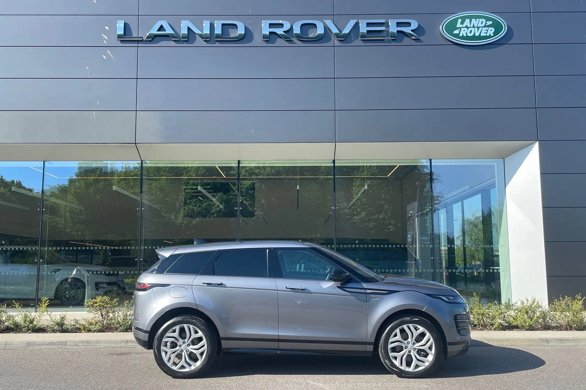 LAND ROVER RANGE ROVER EVOQUE thumbnail image number 2