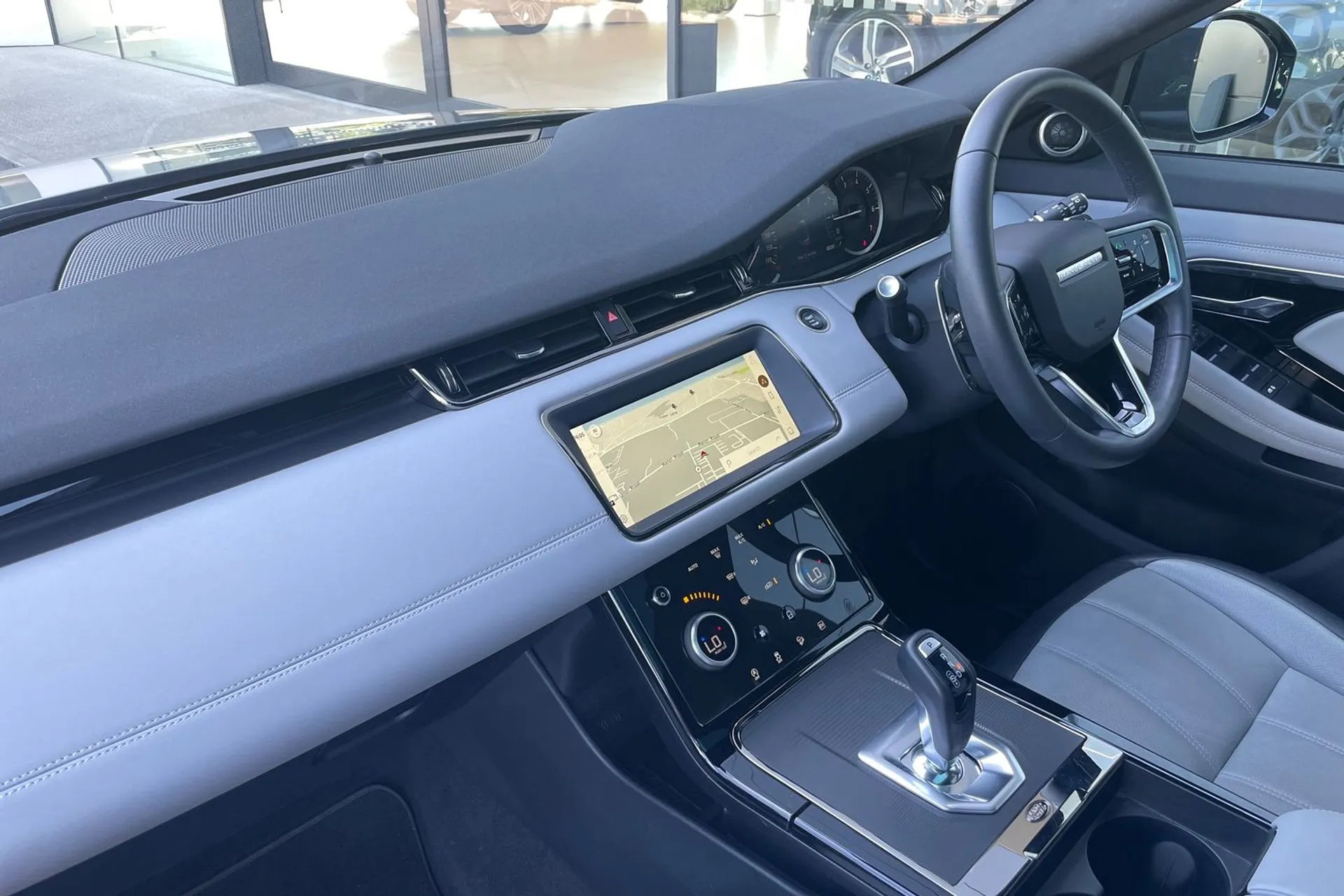 LAND ROVER RANGE ROVER EVOQUE thumbnail image number 39