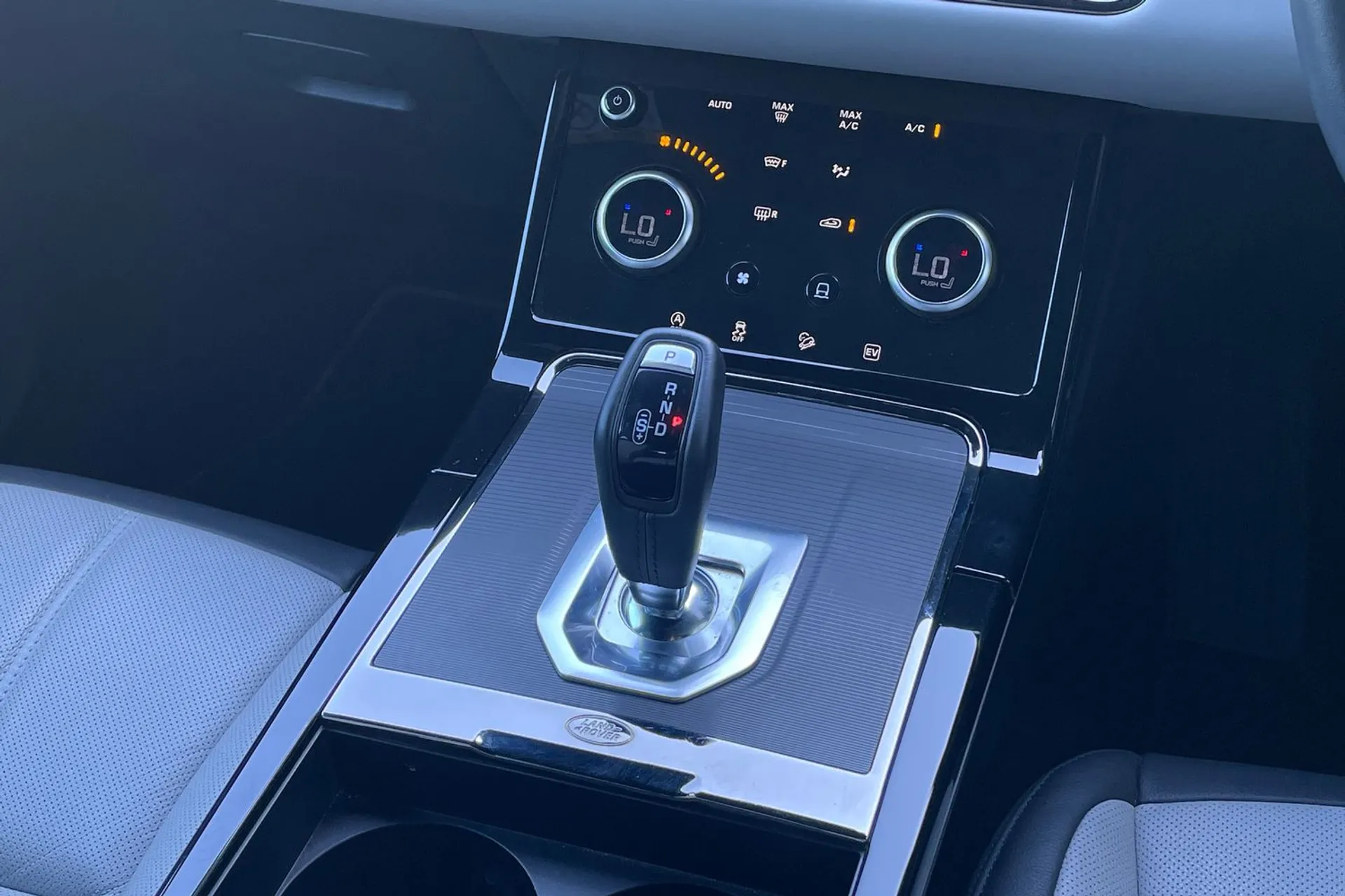 LAND ROVER RANGE ROVER EVOQUE thumbnail image number 19