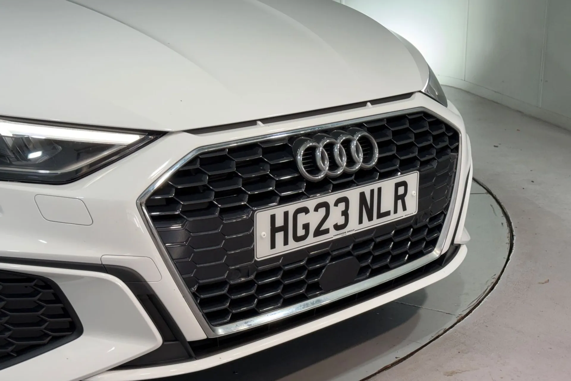 Audi A3 thumbnail image number 9