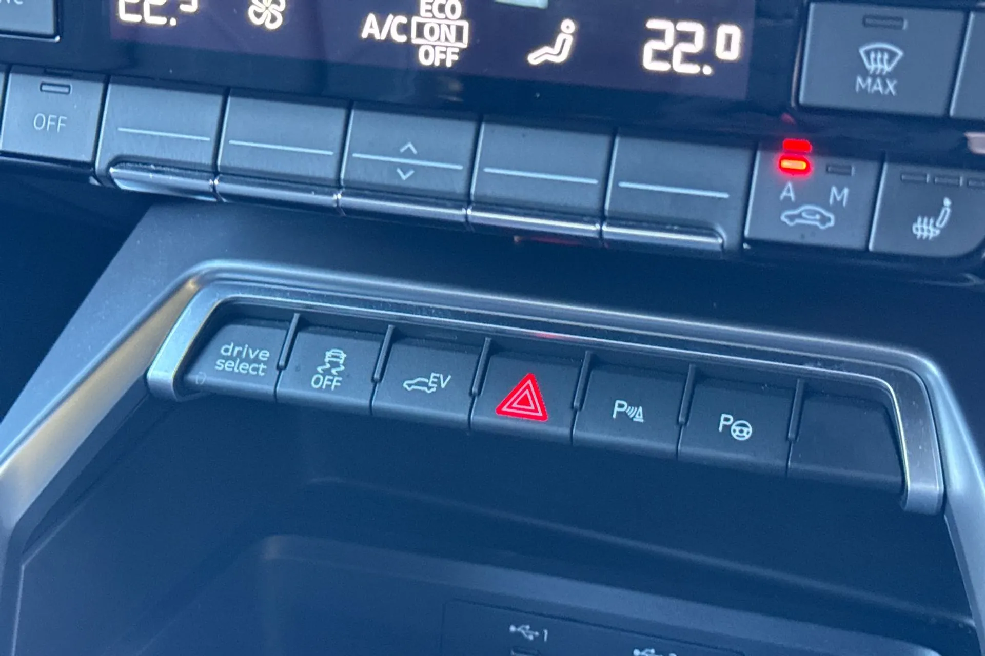 Audi A3 thumbnail image number 38