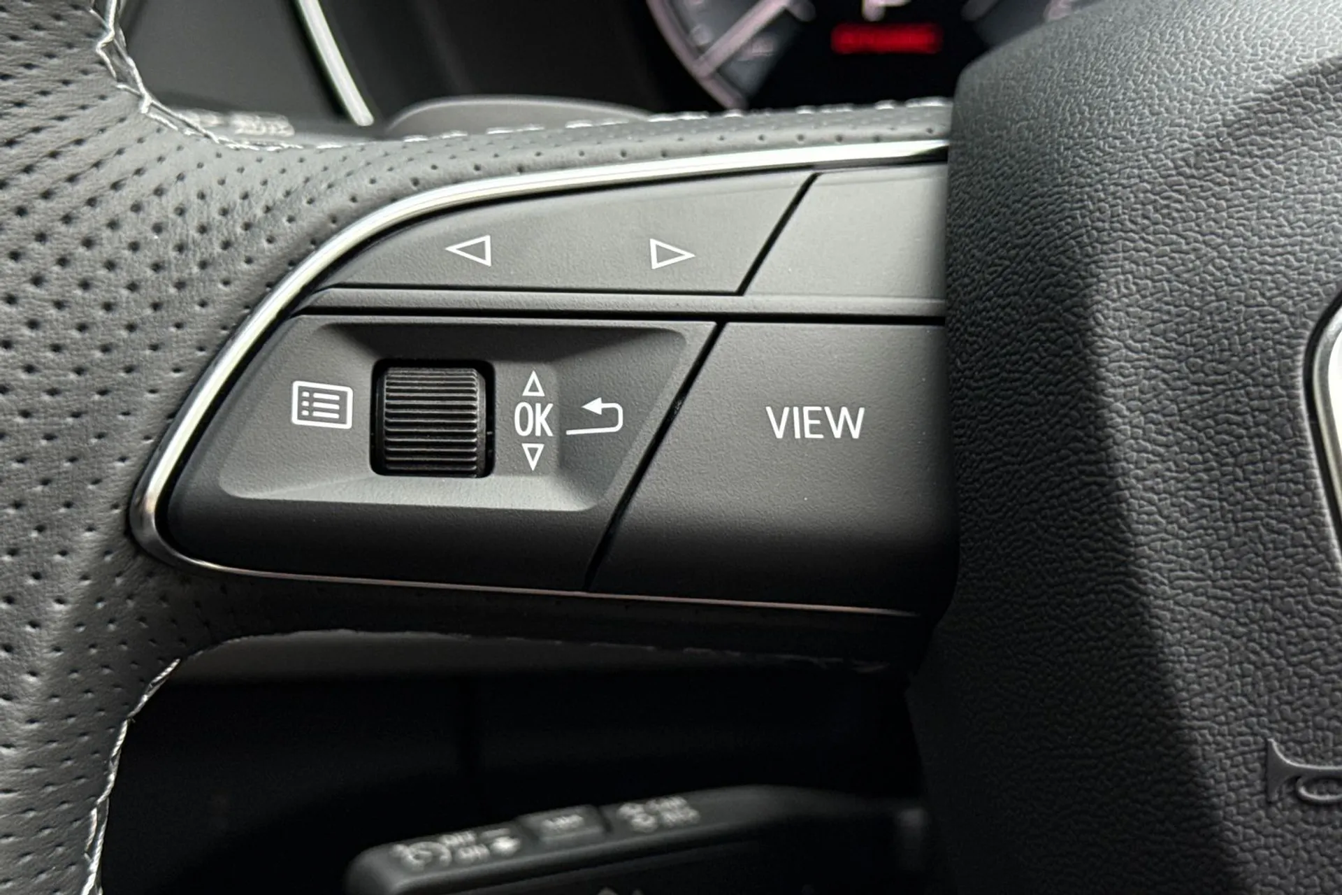 Audi Q5 thumbnail image number 36