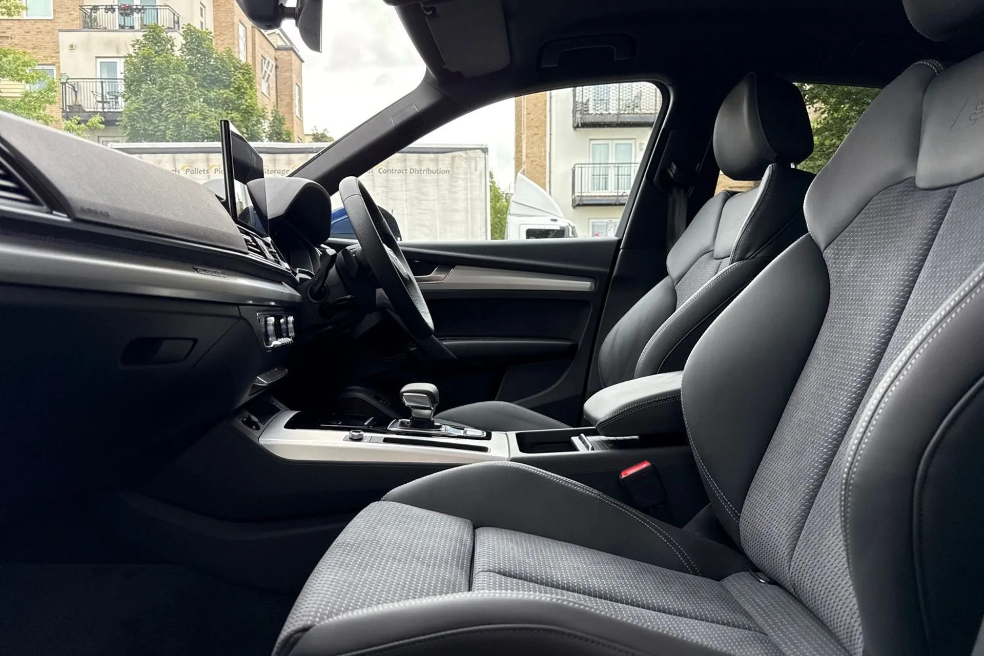 Audi Q5 thumbnail image number 27