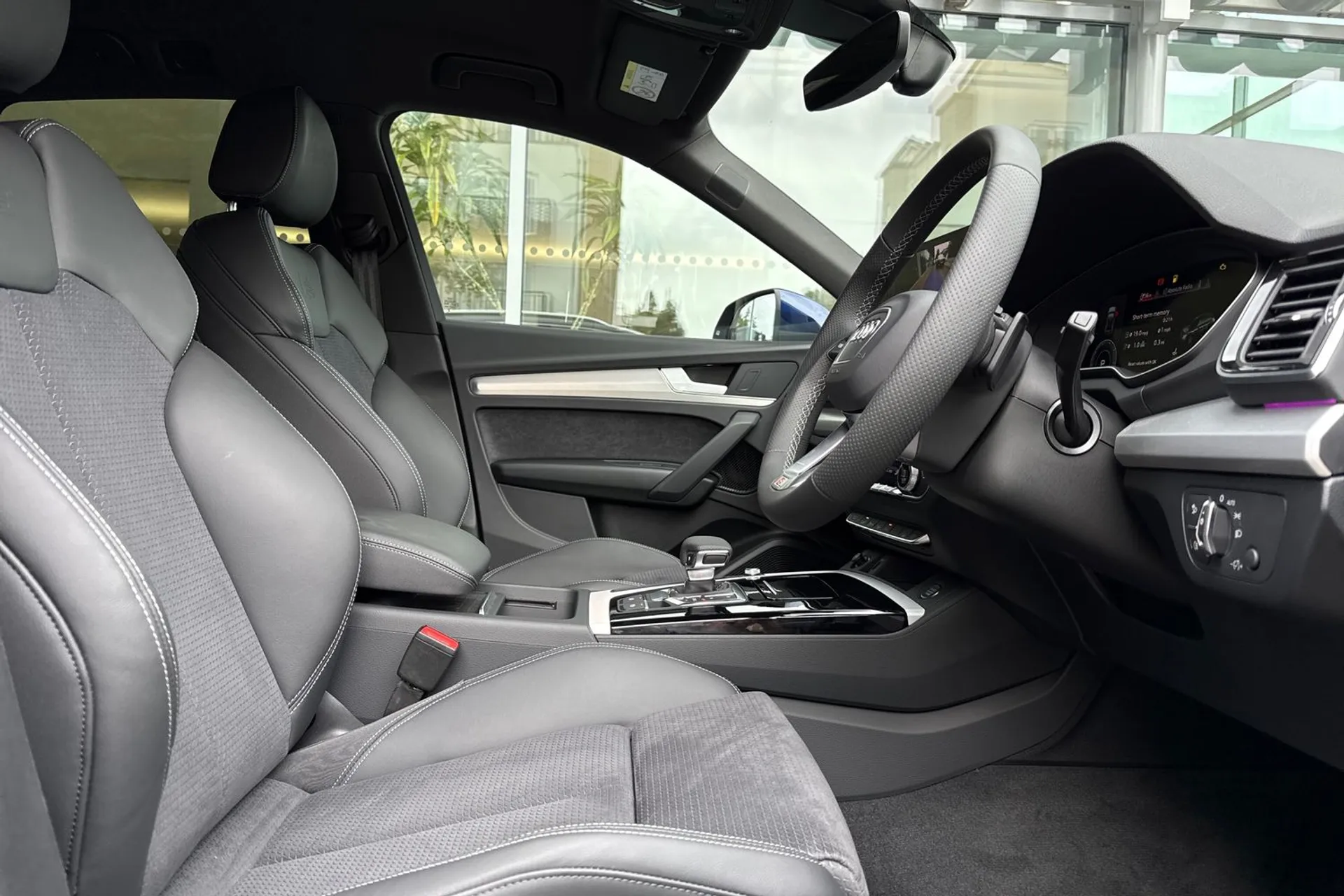 Audi Q5 thumbnail image number 24