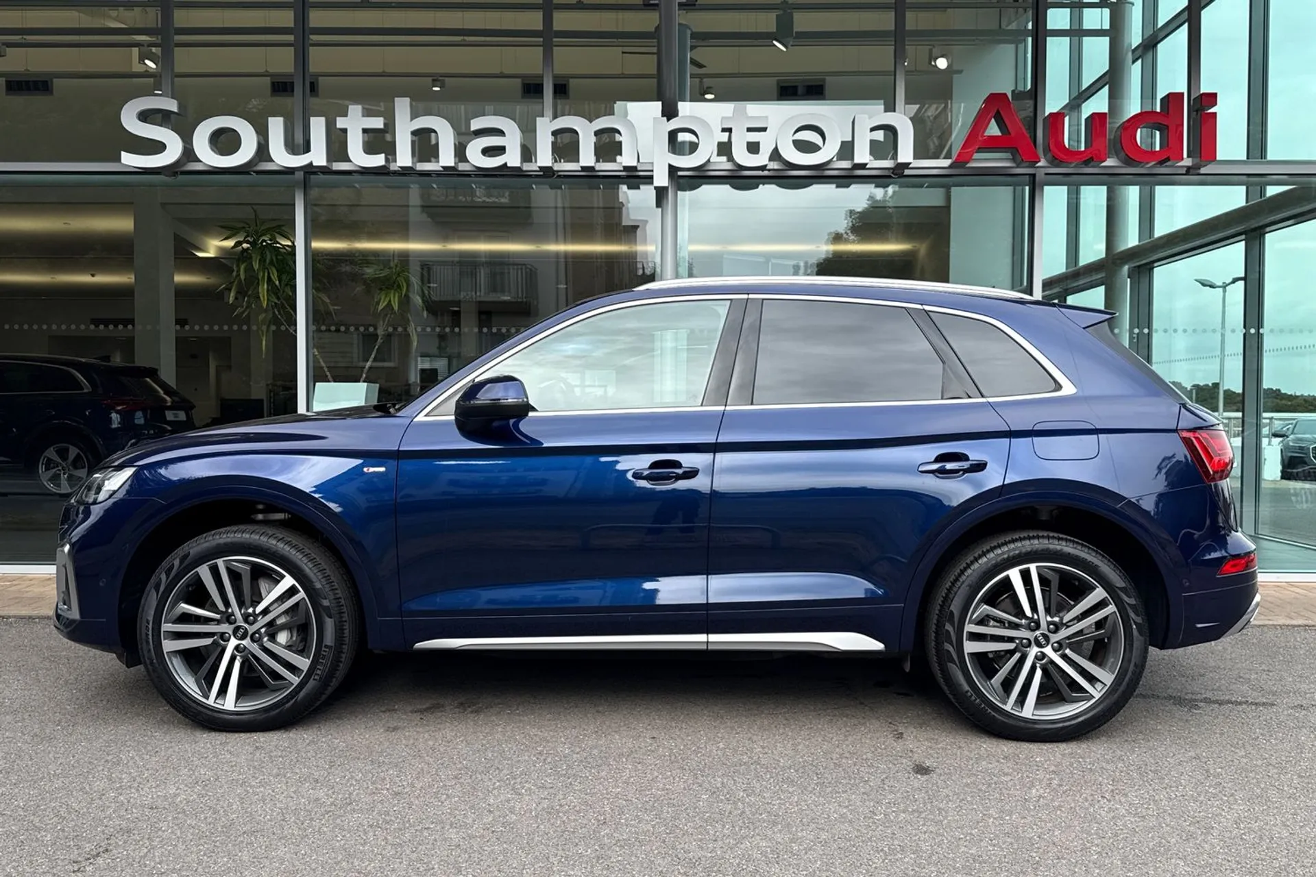 Audi Q5 thumbnail image number 9