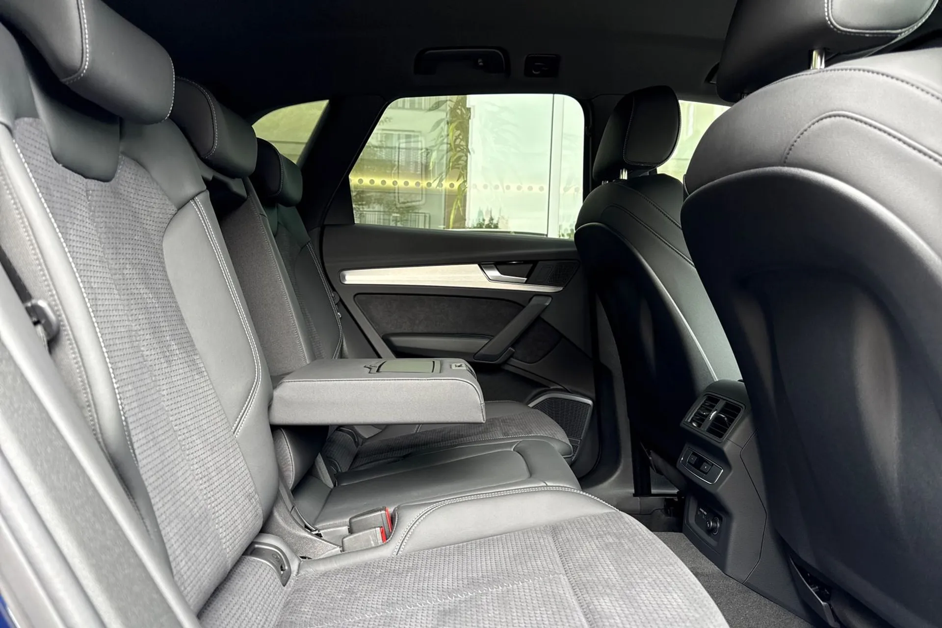 Audi Q5 thumbnail image number 21