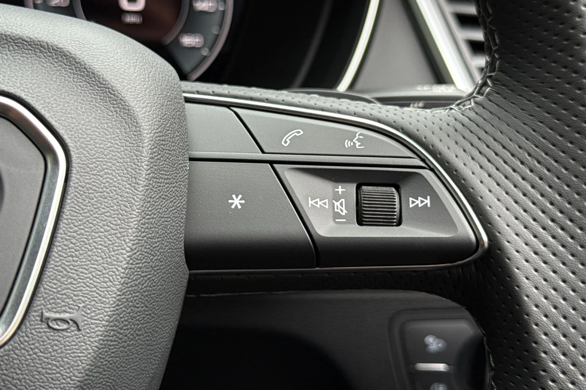 Audi Q5 thumbnail image number 37