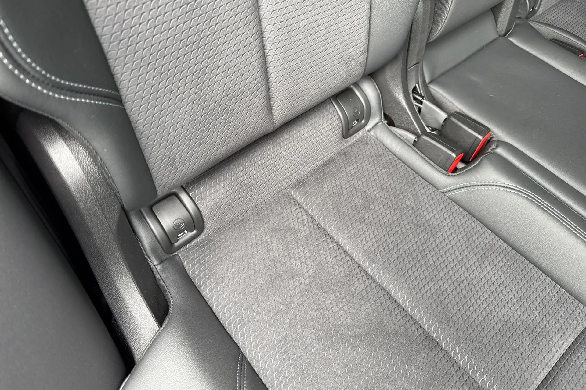 Audi Q5 thumbnail image number 23