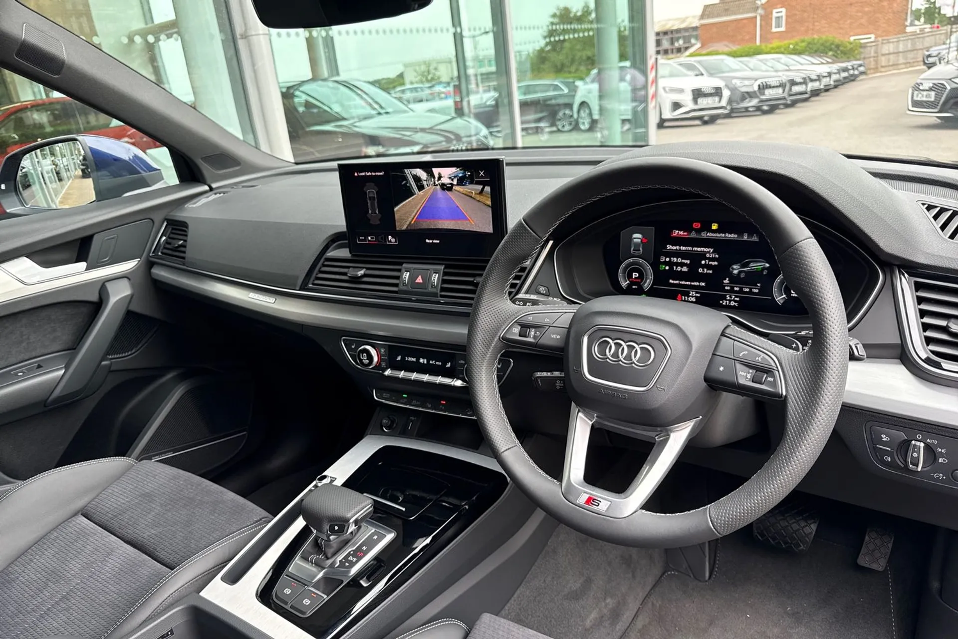 Audi Q5 thumbnail image number 25
